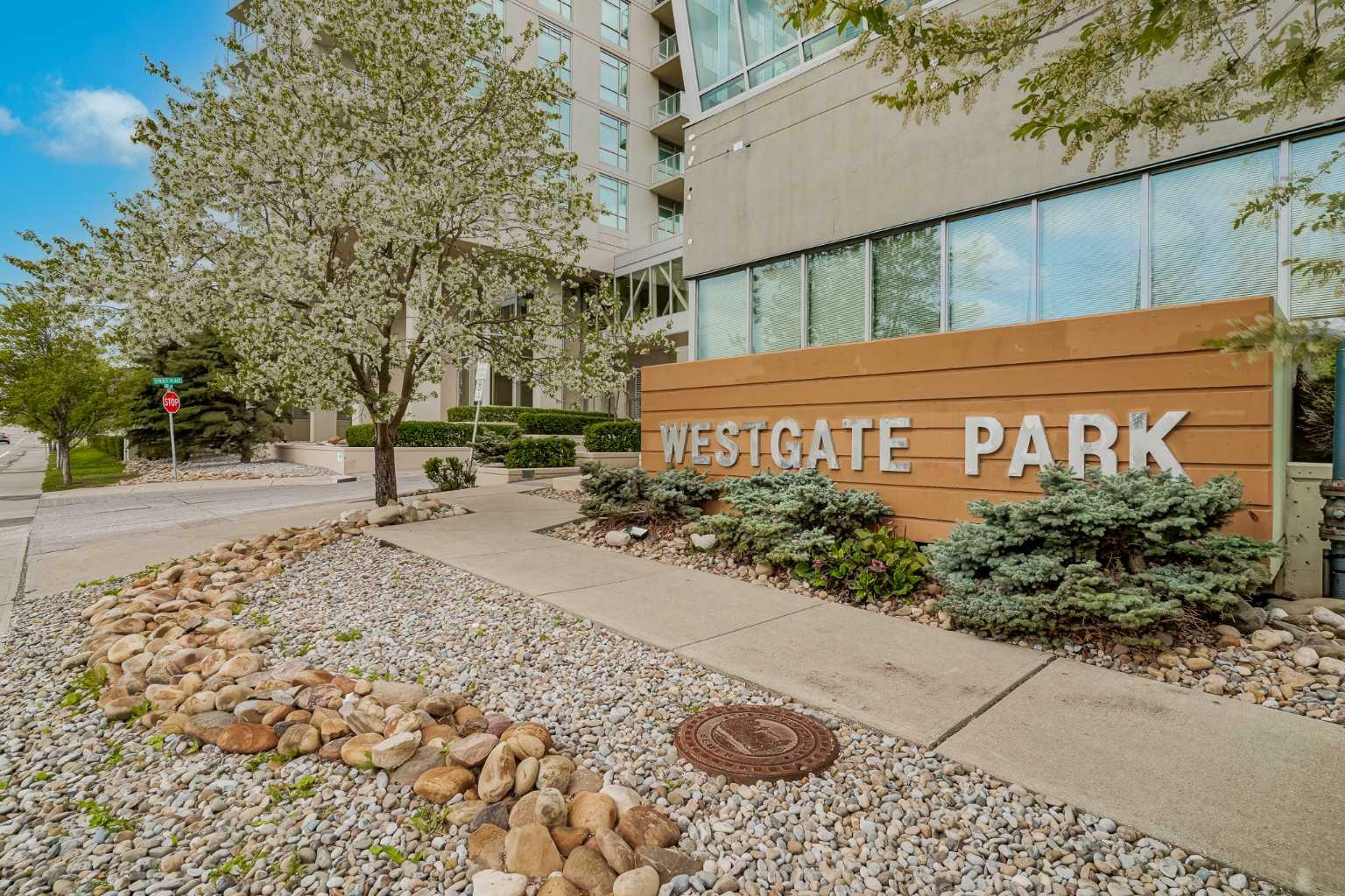 Property Photo:  77 Spruce Place SW 405  AB T3C 3X6 