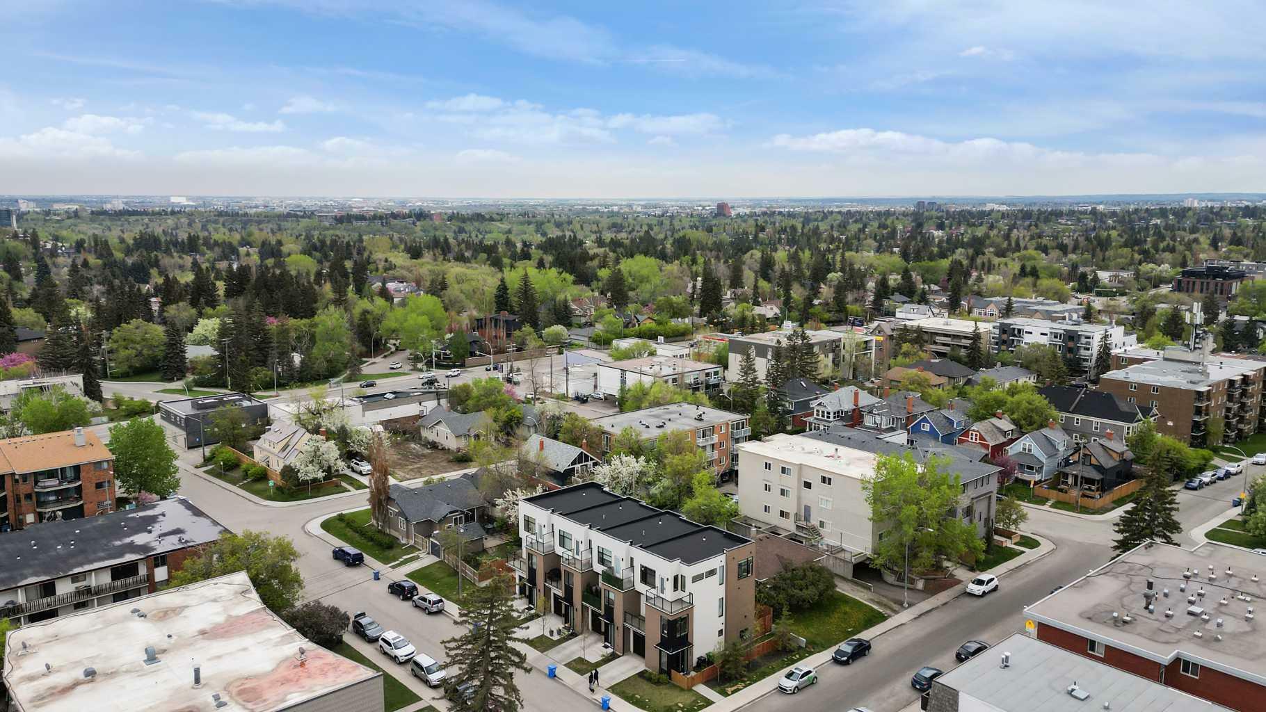 Property Photo: 2502 15 Street SW AB T2T 3Z5