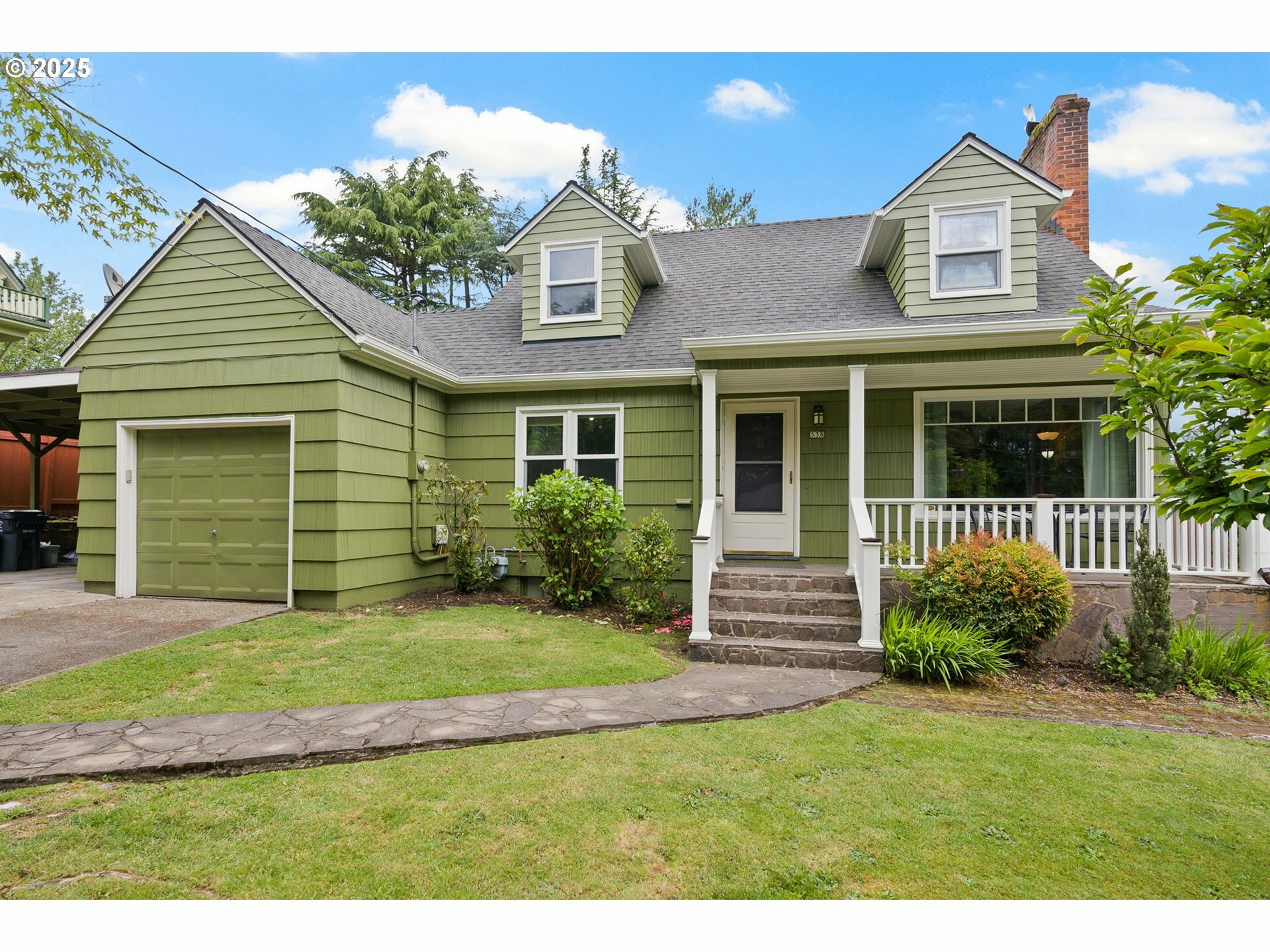 Property Photo: 538 SE 66th Pl OR 97215