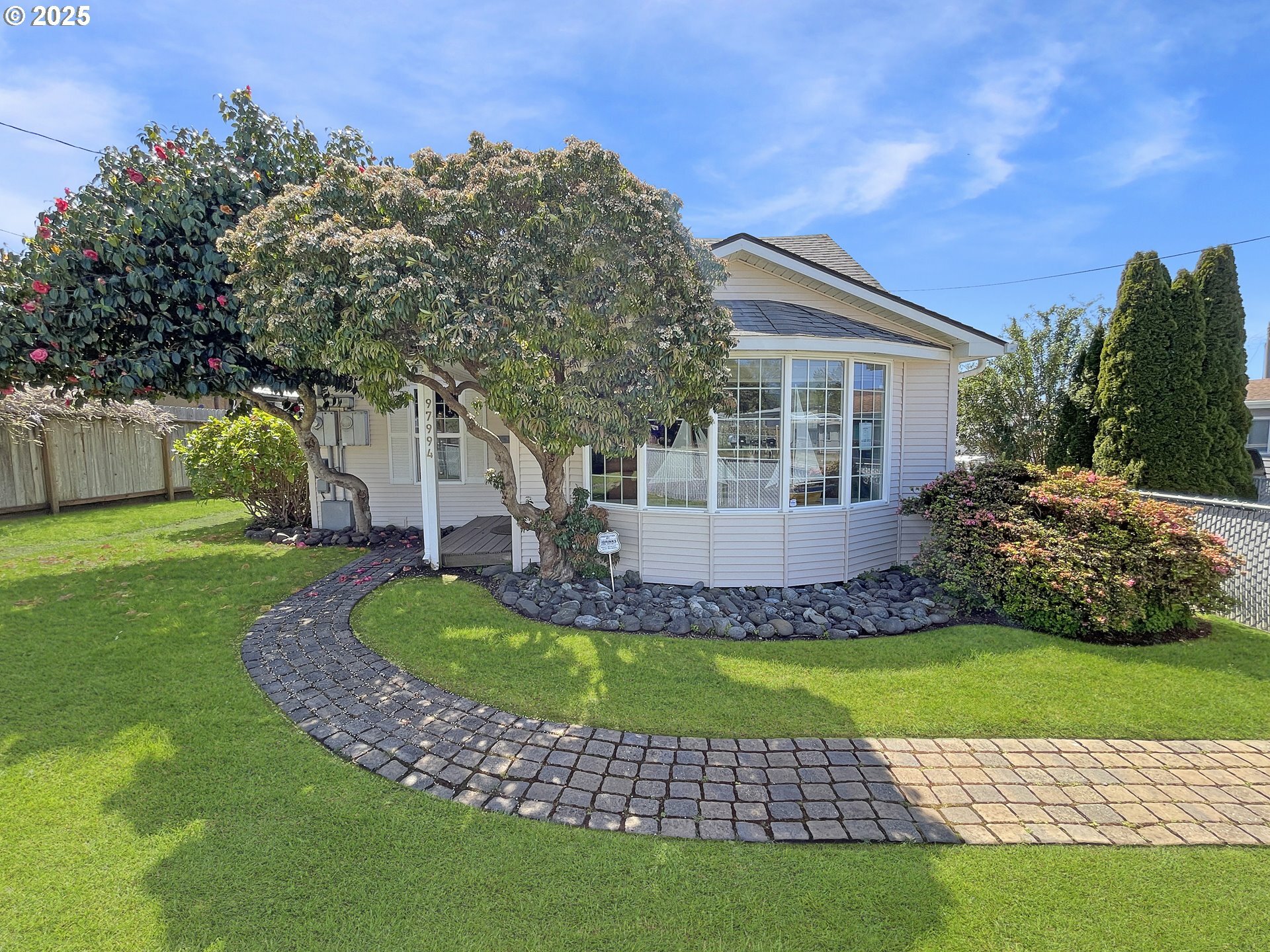 Property Photo:  97994 W Benham Ln  OR 97415 