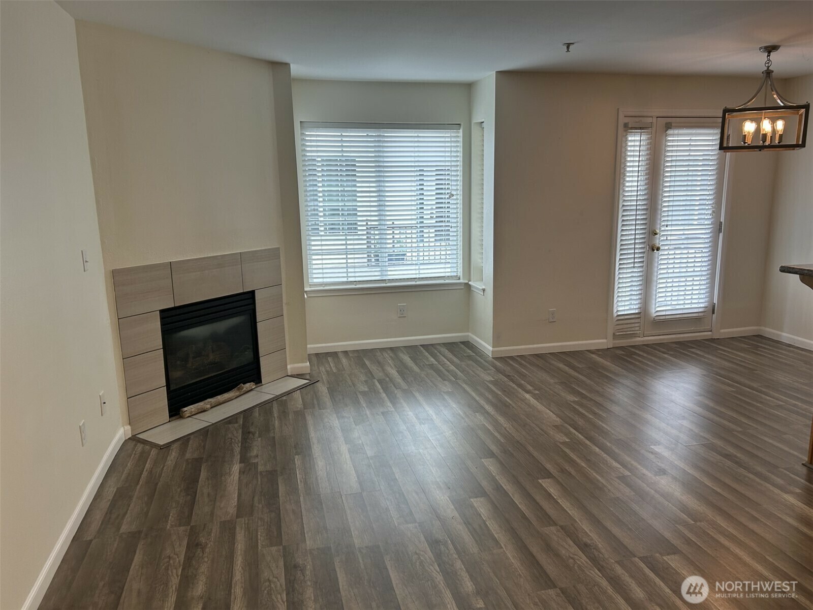 Property Photo: 1255 NE 152nd Street WA 98155