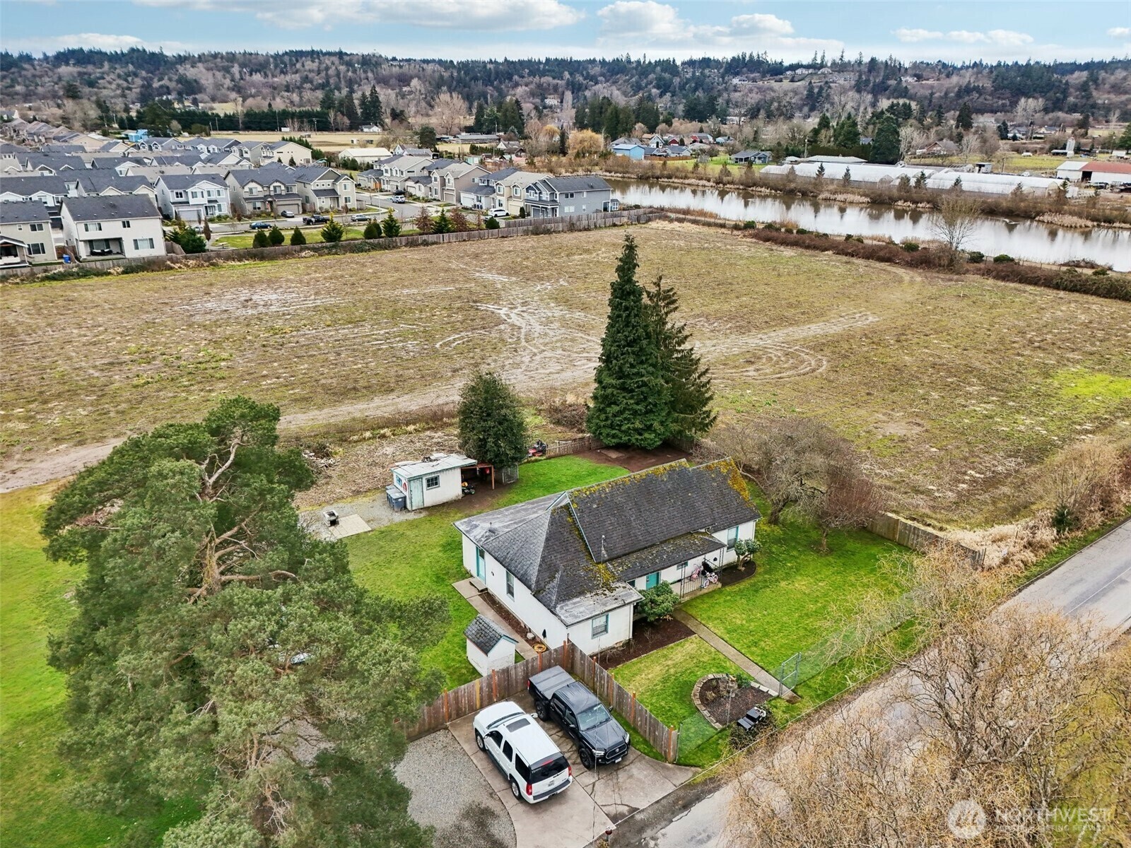 Property Photo: 3102 16th Avenue NW WA 98371