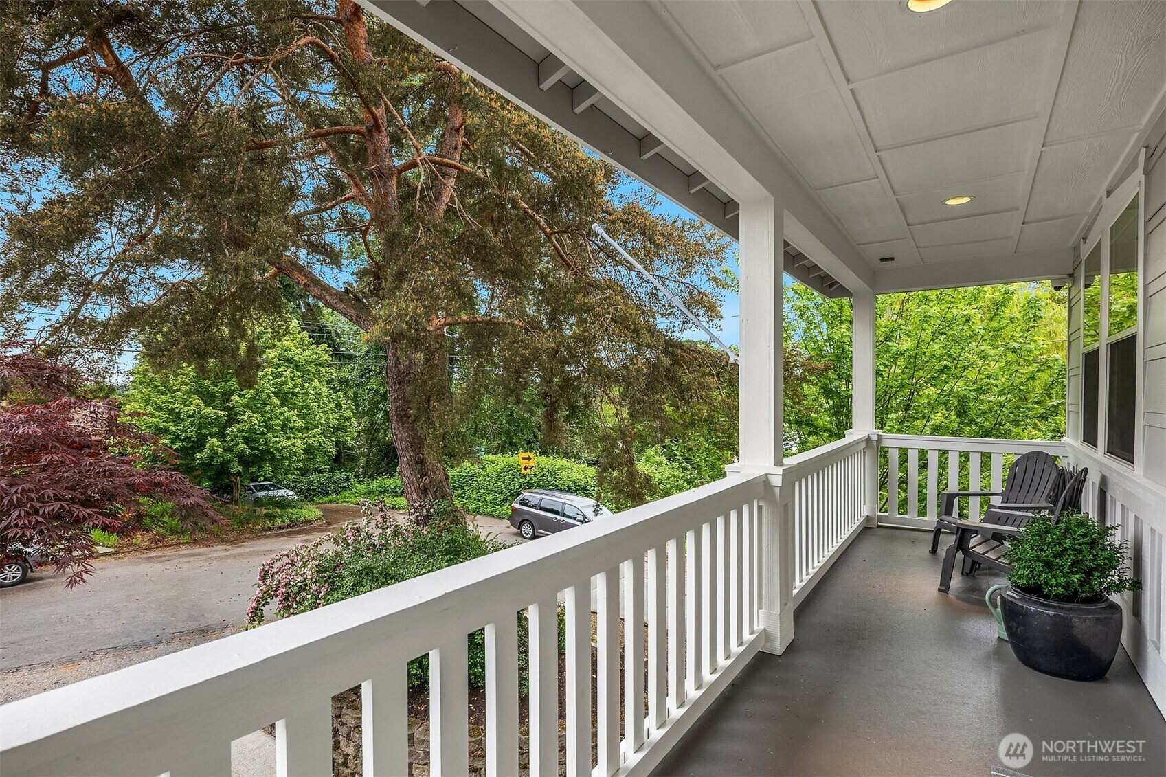 Property Photo:  5102 S Frontenac Street  WA 98118 