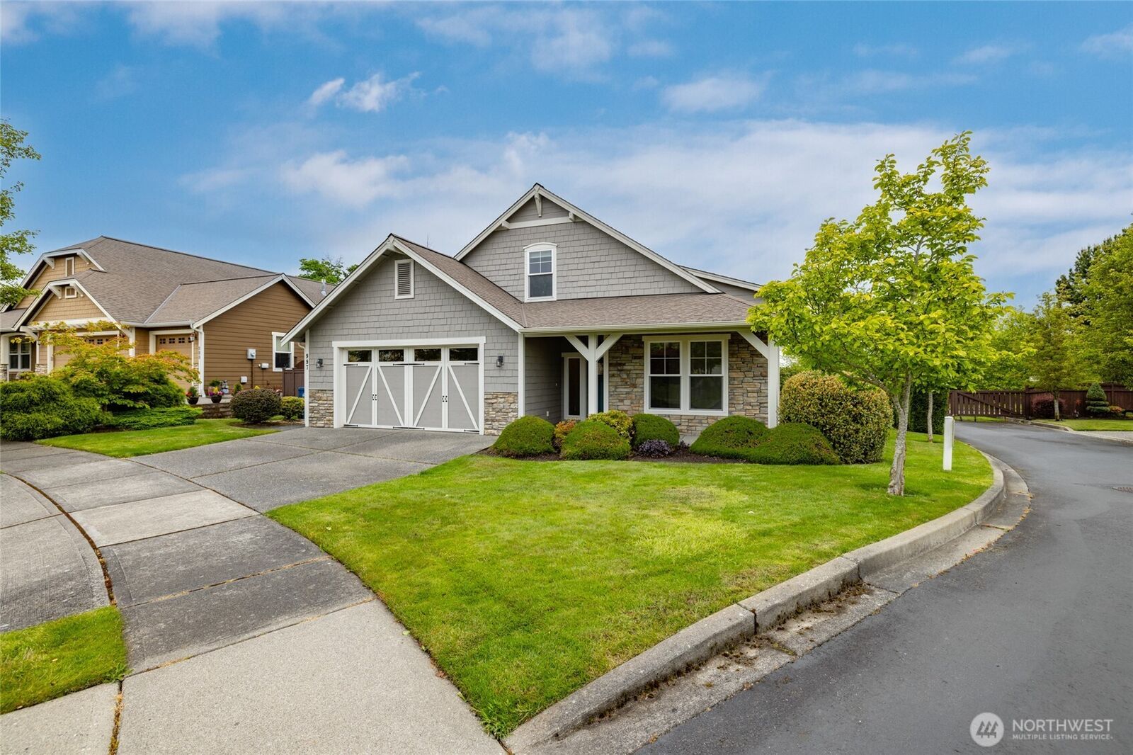 Property Photo: 997 Chestnut Loop WA 98274