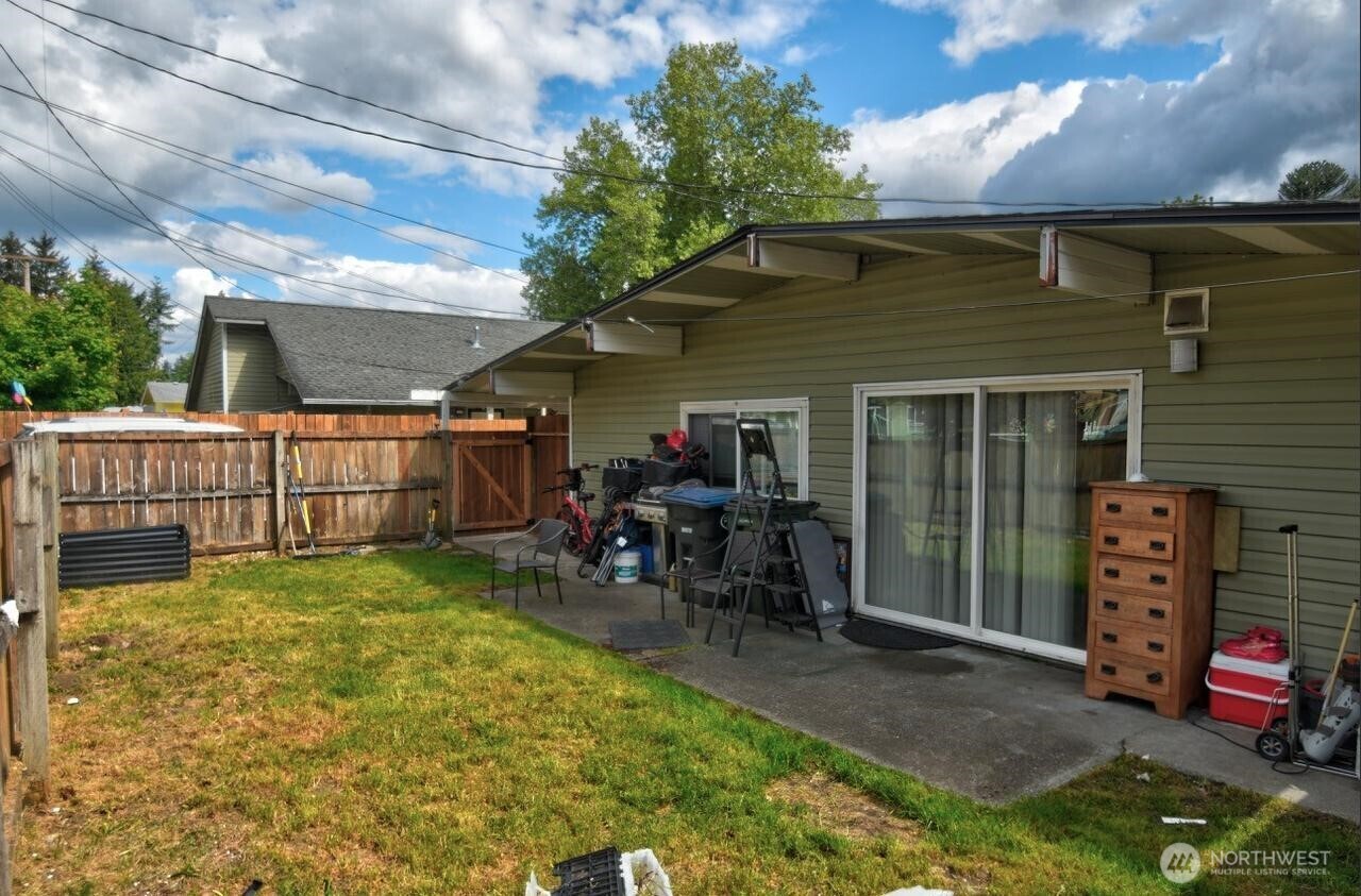 Property Photo: 4409 4411 21st Court SE WA 98503
