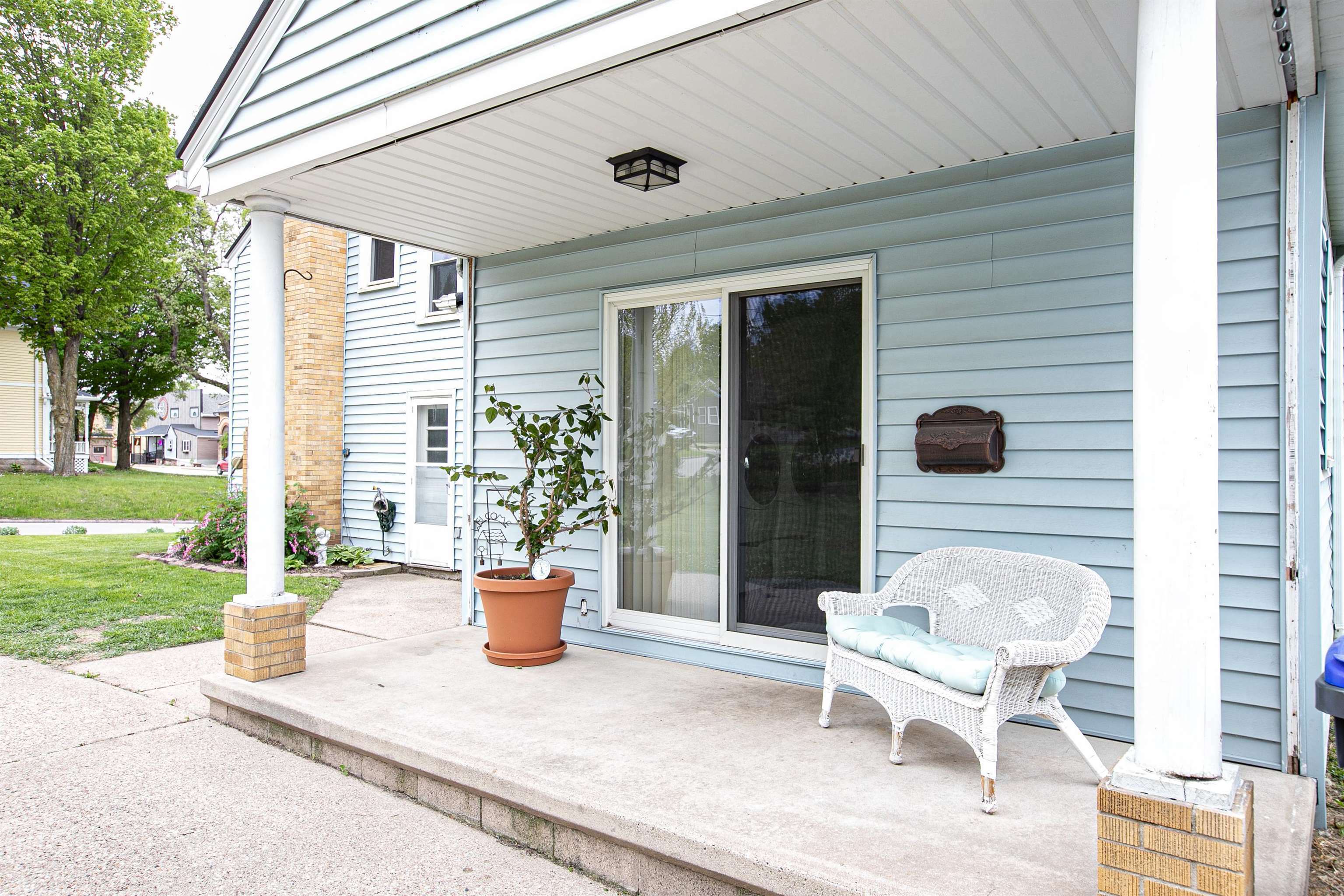 Property Photo: 401 W Main Street WI 54944