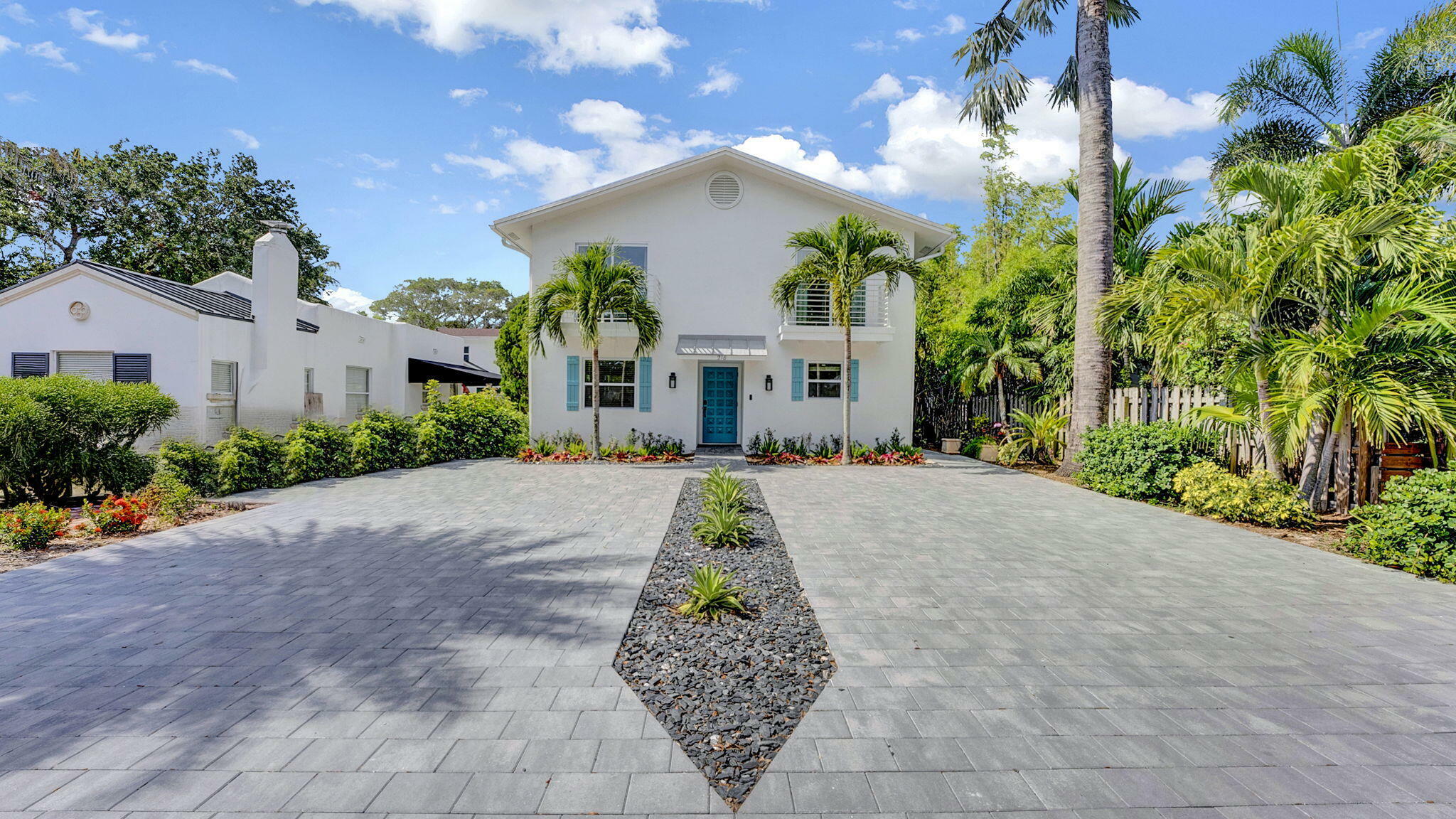 Property Photo: 218 NE 10th Street FL 33444