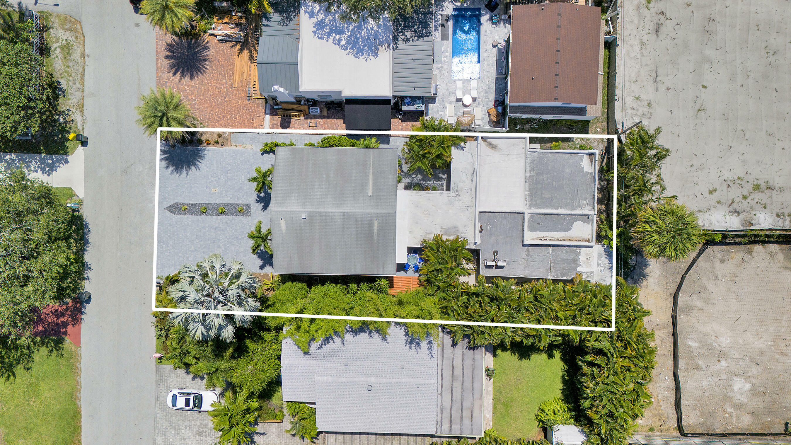 Property Photo: 218 NE 10th Street FL 33444