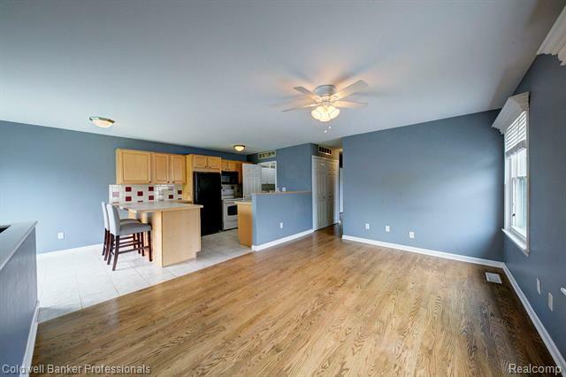 Property Photo: 3067 Oakridge MI 48360