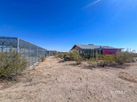 Property Photo: 2454 W Catalina Ln CA 93555