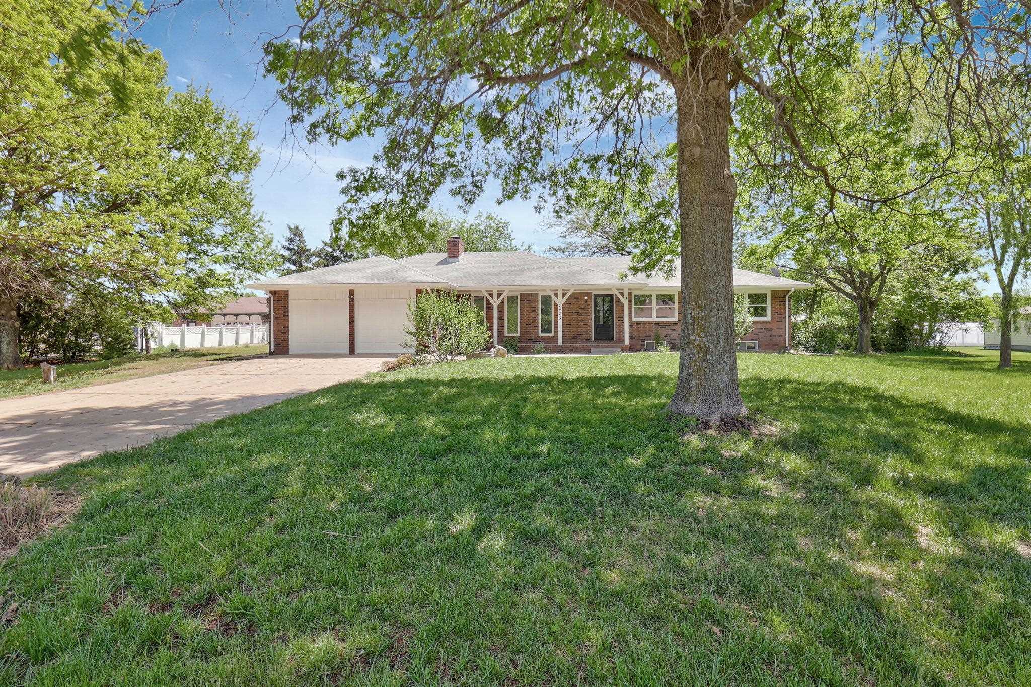 Property Photo: 2428 N Cedar Crest Dr KS 67223