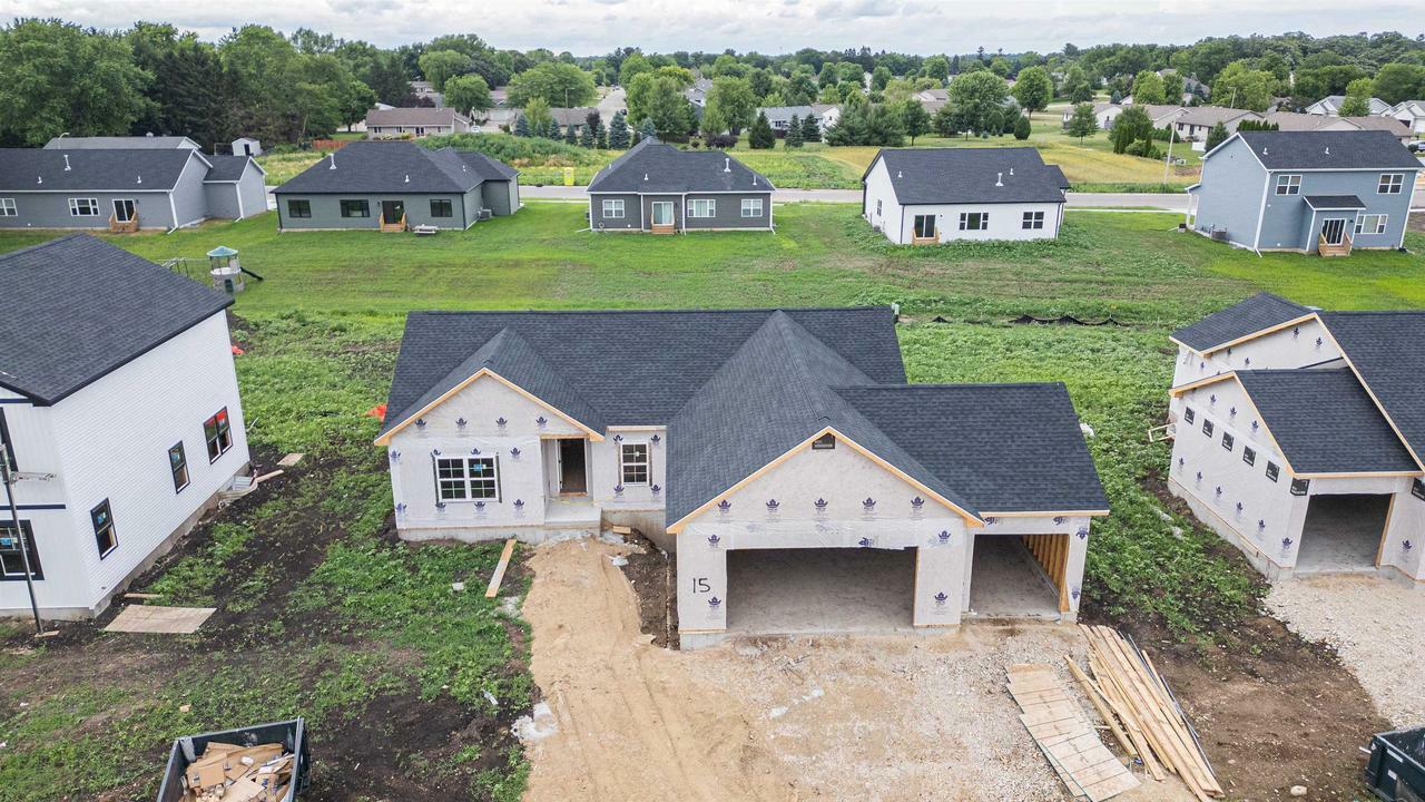 Property Photo: 118 East Evergreen Lane WI 53563