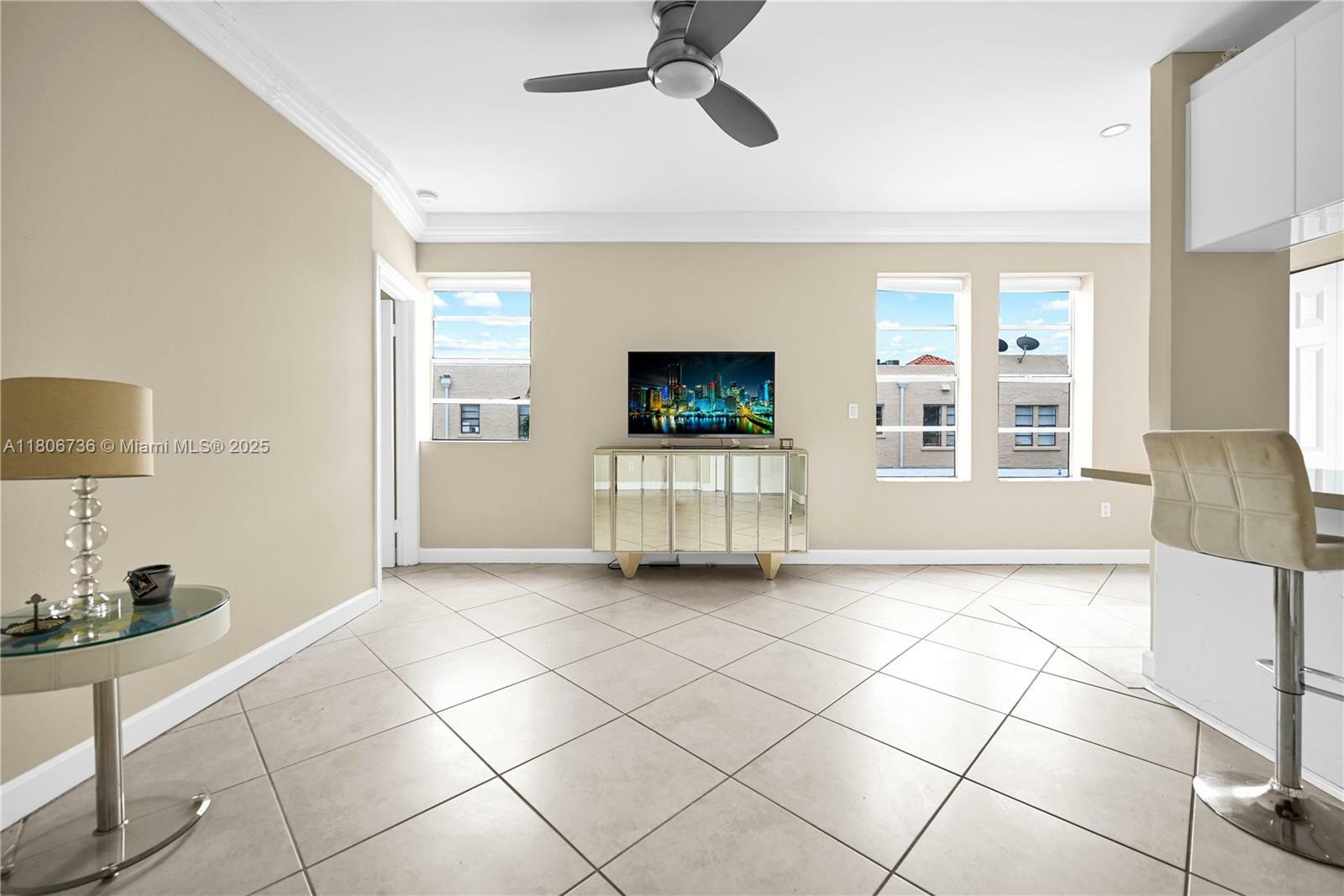 Property Photo: 1559 Michigan Ave 303 FL 33139