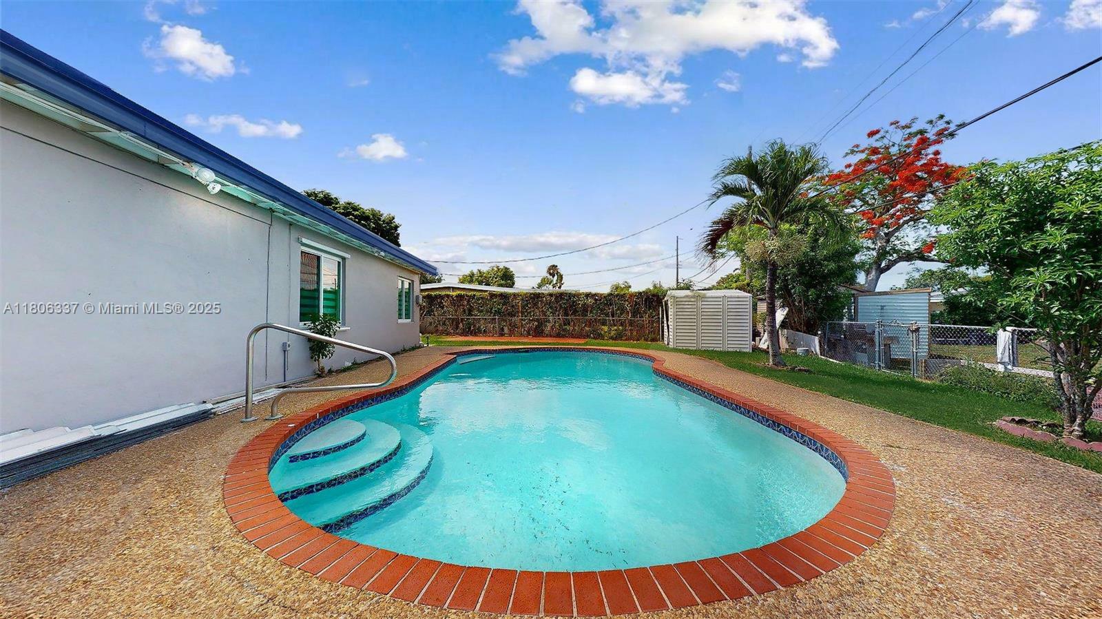 Property Photo: 5301 SW 111th Ave FL 33165