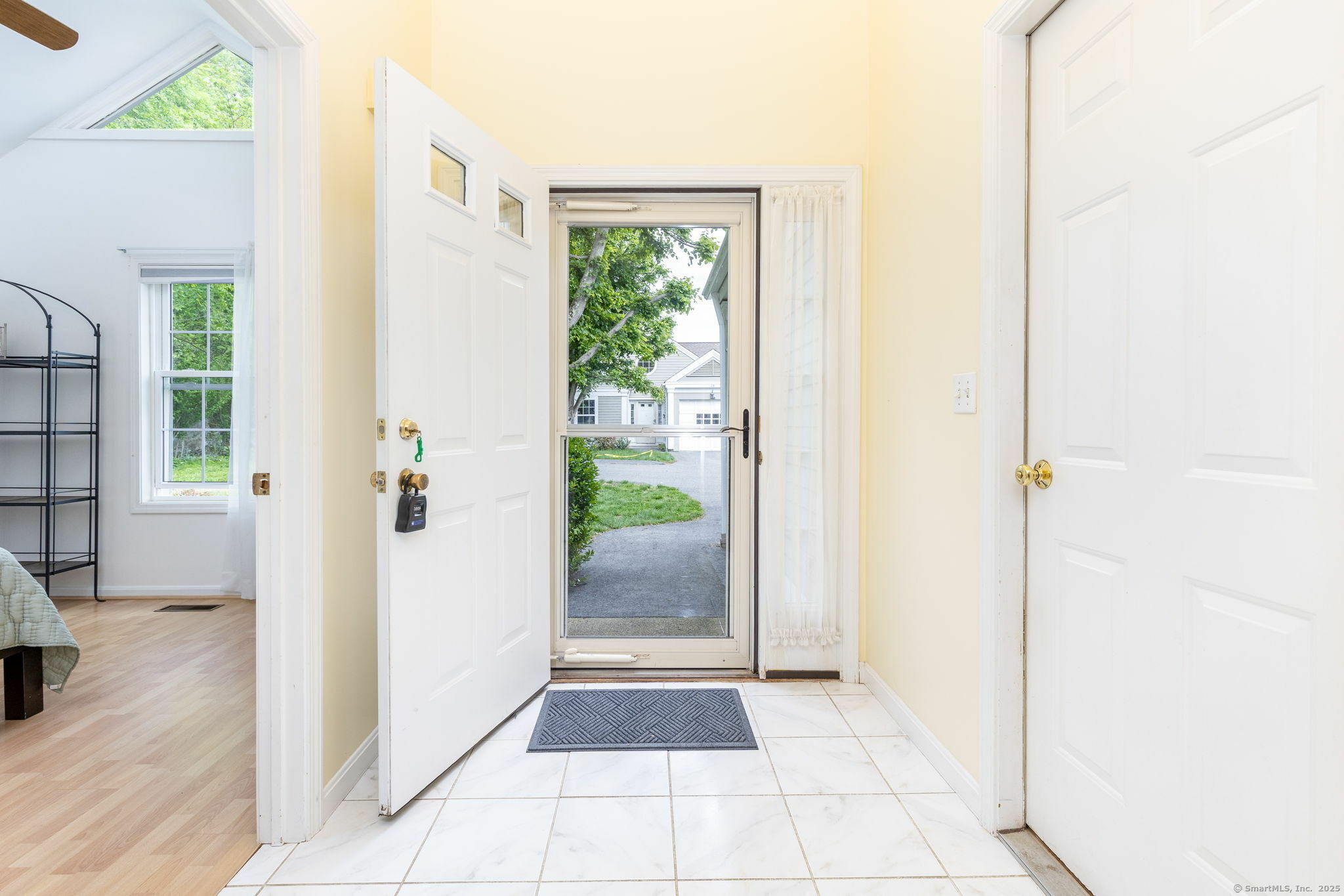 Property Photo: 17 Saint George Place 17 CT 06482