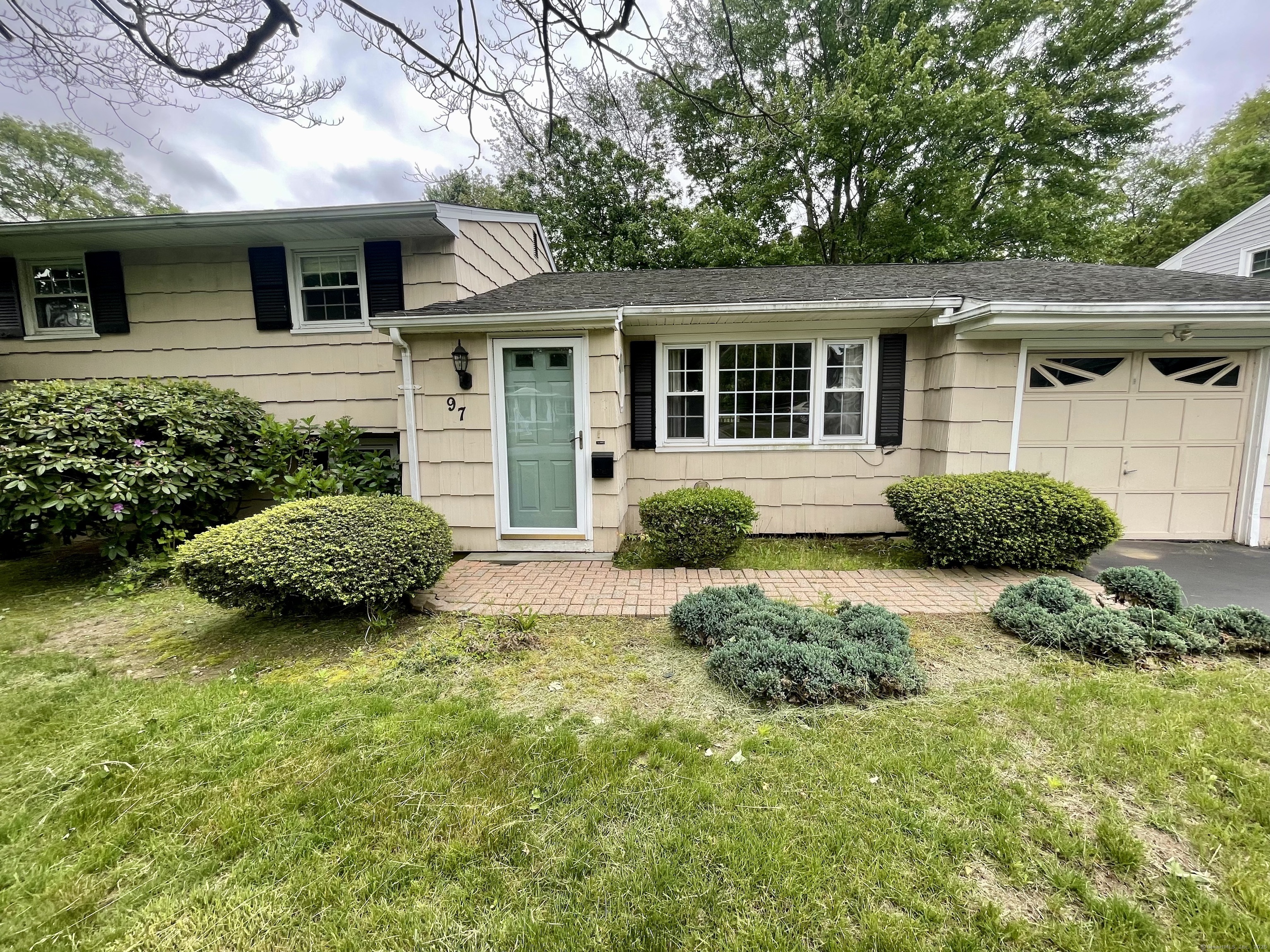 Property Photo: 97 Pepperidge Circle CT 06824