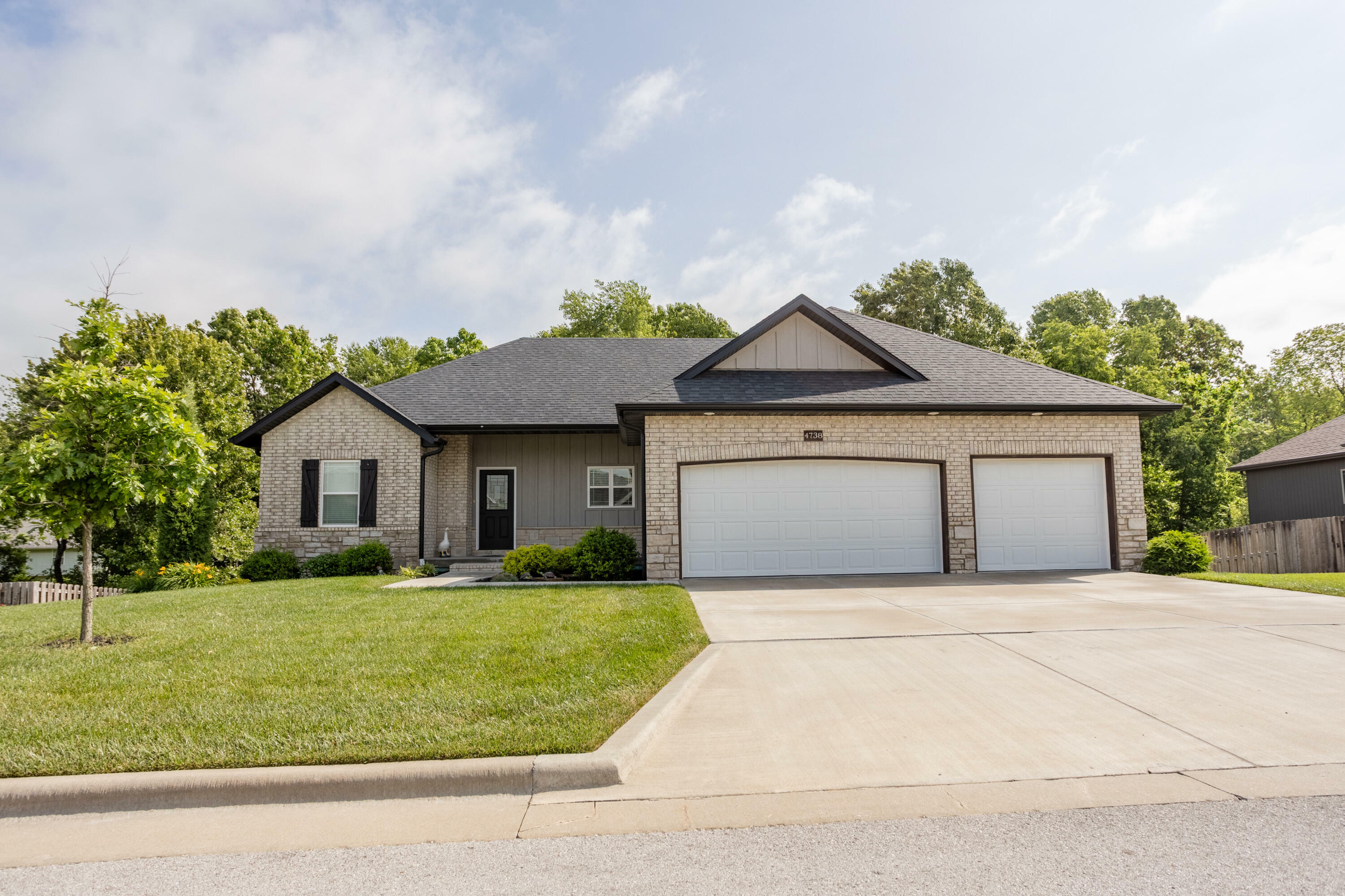 Property Photo: 4738 N Florence Avenue MO 65721