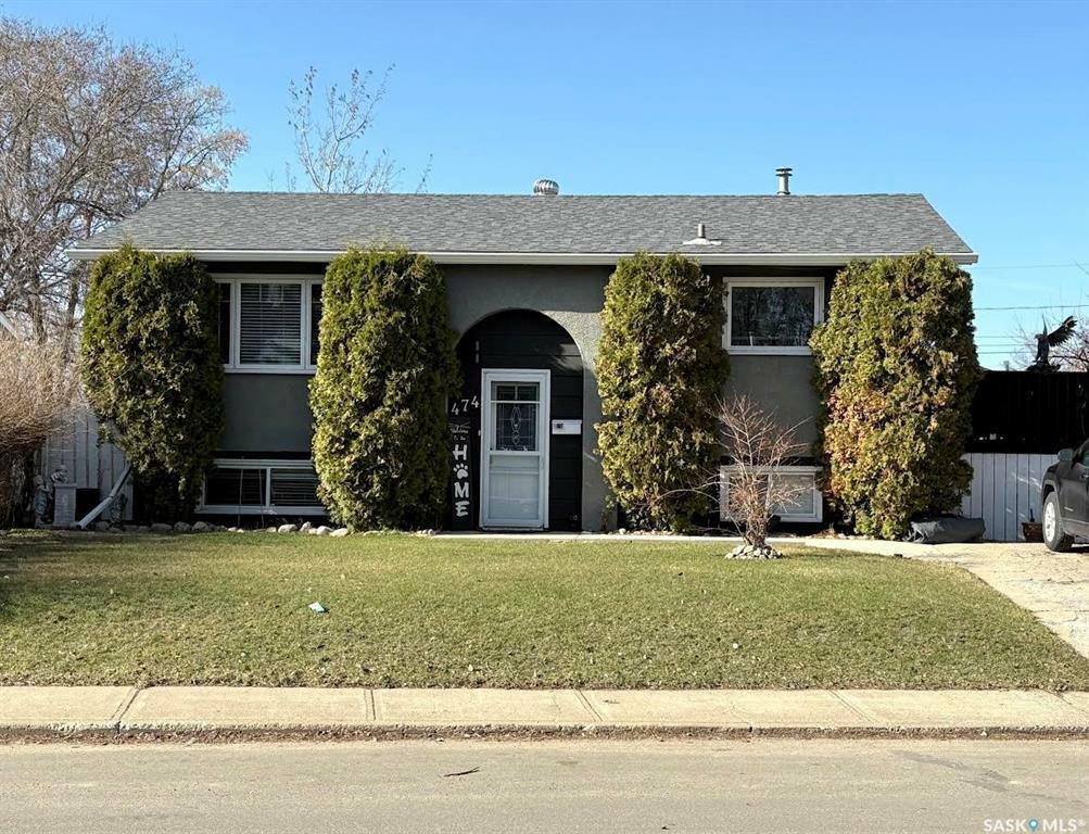 Property Photo: 474 Macarthur Drive SK S6V 5X4