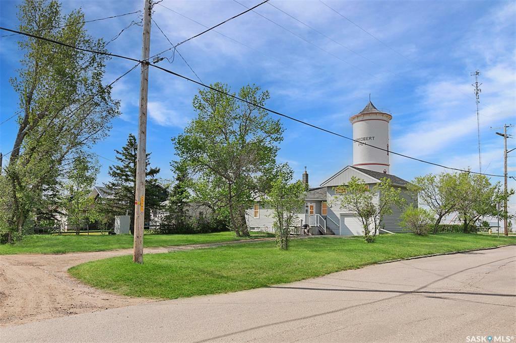 Property Photo: 546 Columbia Avenue SK S0L 1R0
