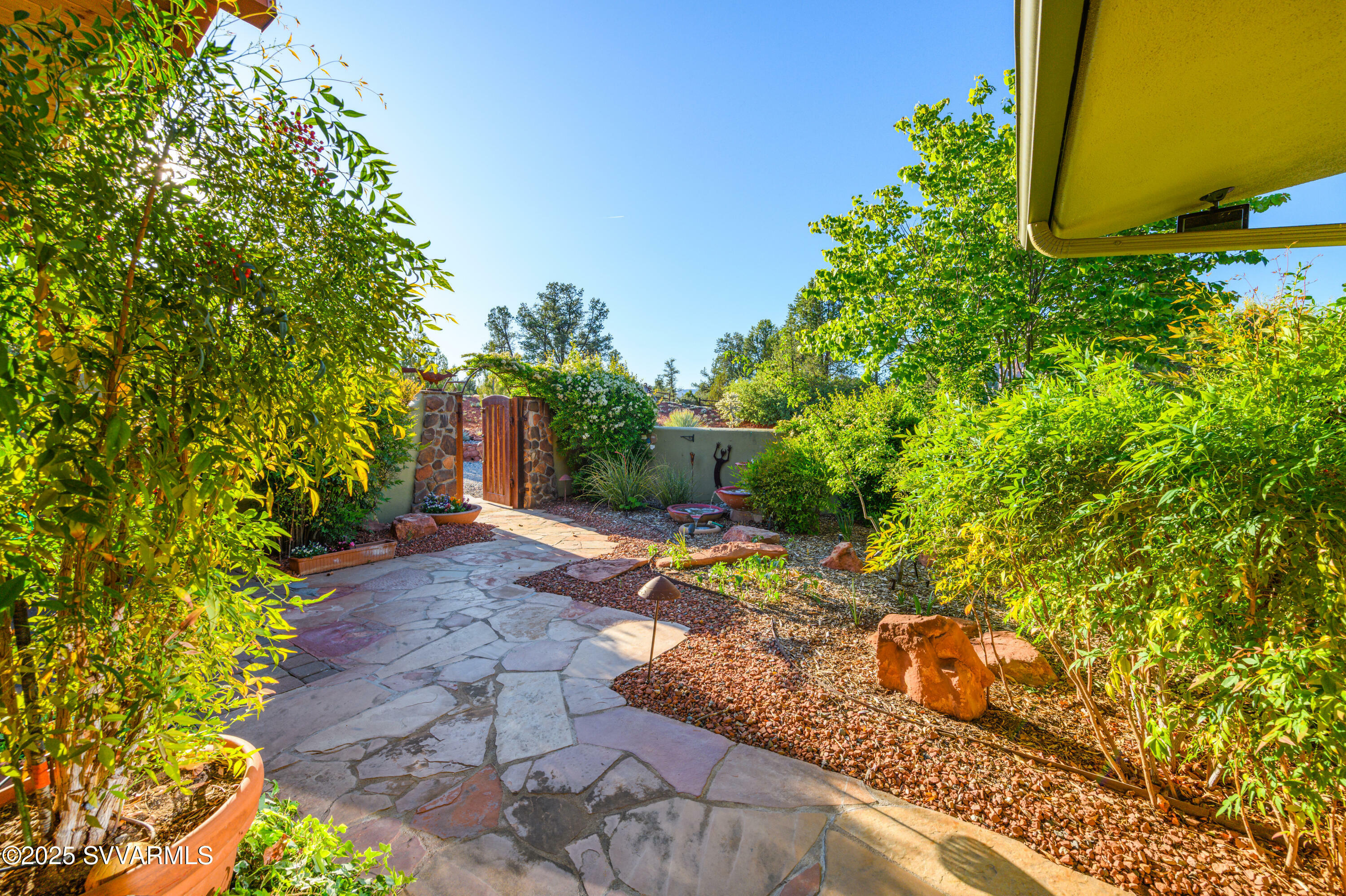 Property Photo: 550 El Camino Rd AZ 86336