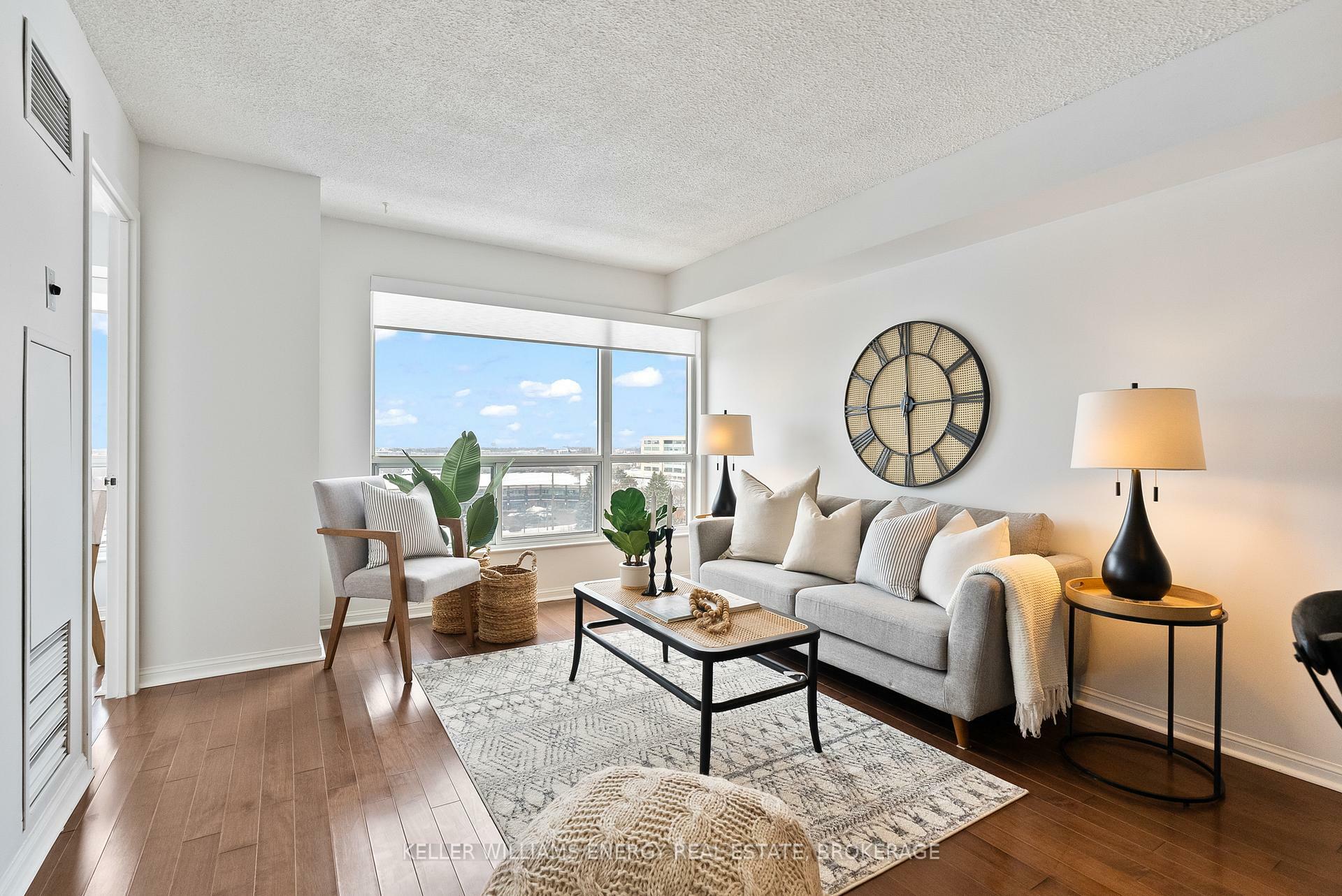 Property Photo: 712 Rossland Road E 904 ON L1N 9E8