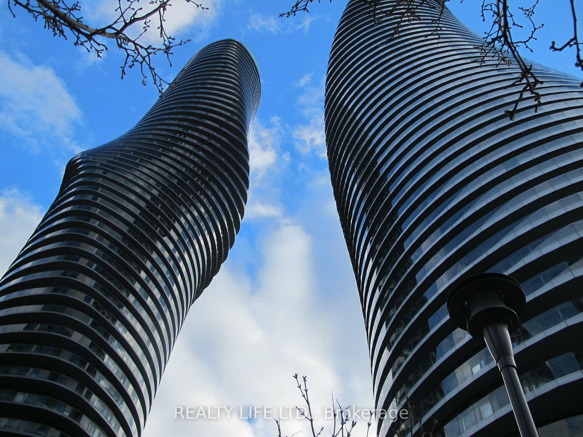 Photo de la propriété: 60 Absolute Avenue 1401 ON L4Z 0A9