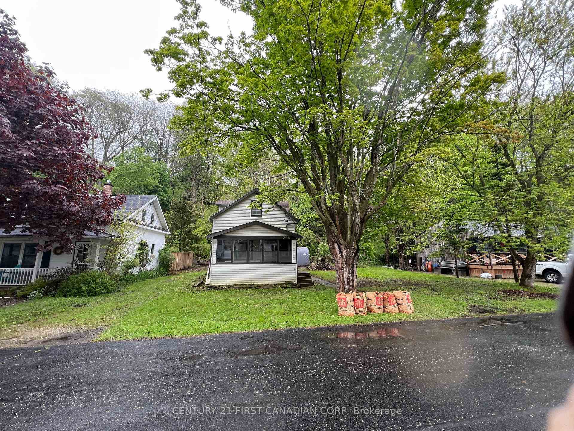 Photo de la propriété: 205 Orchard Street ON N5L 1C4