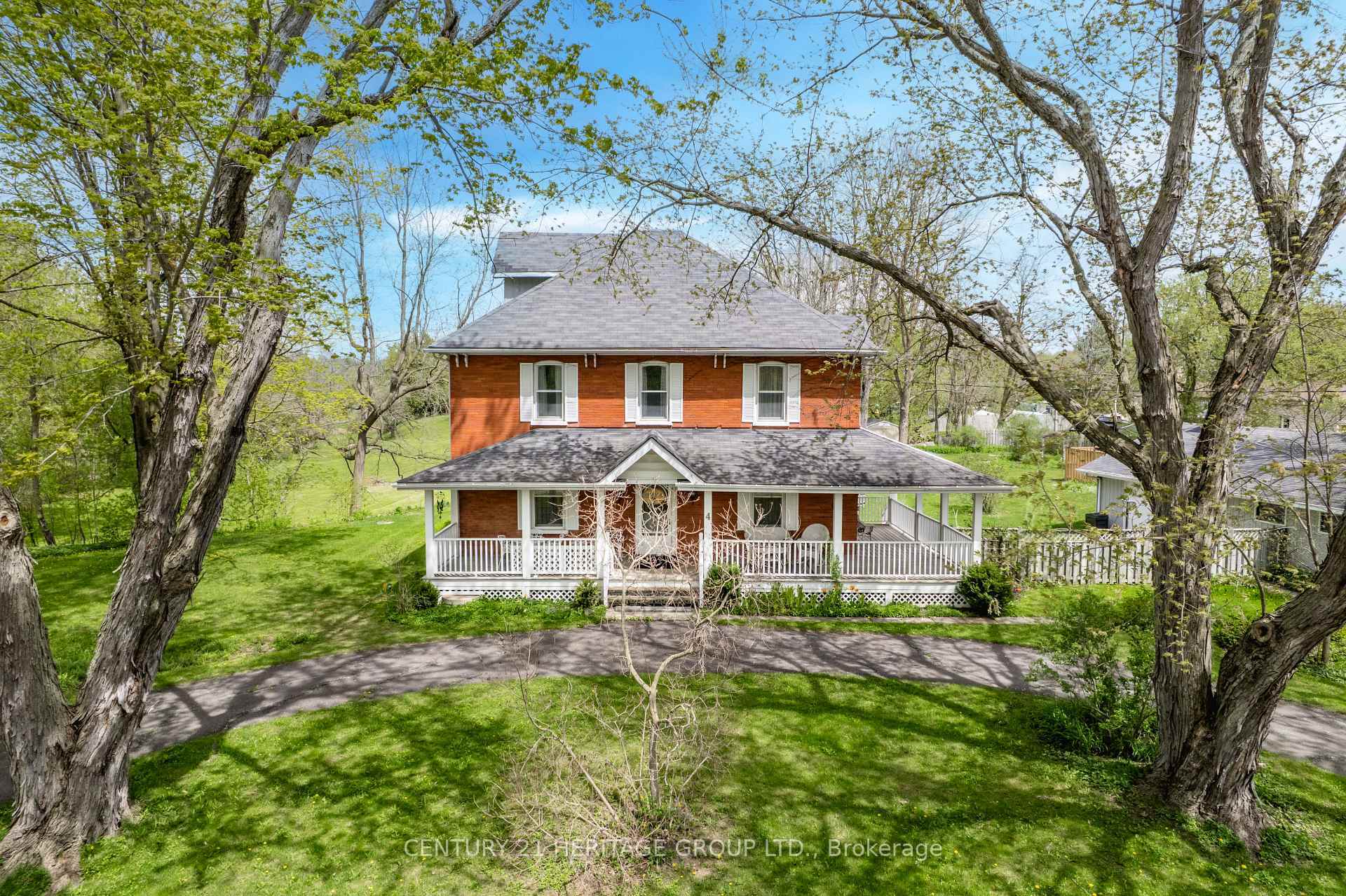 Property Photo: 4 Thomas Street ON L0M 1K0