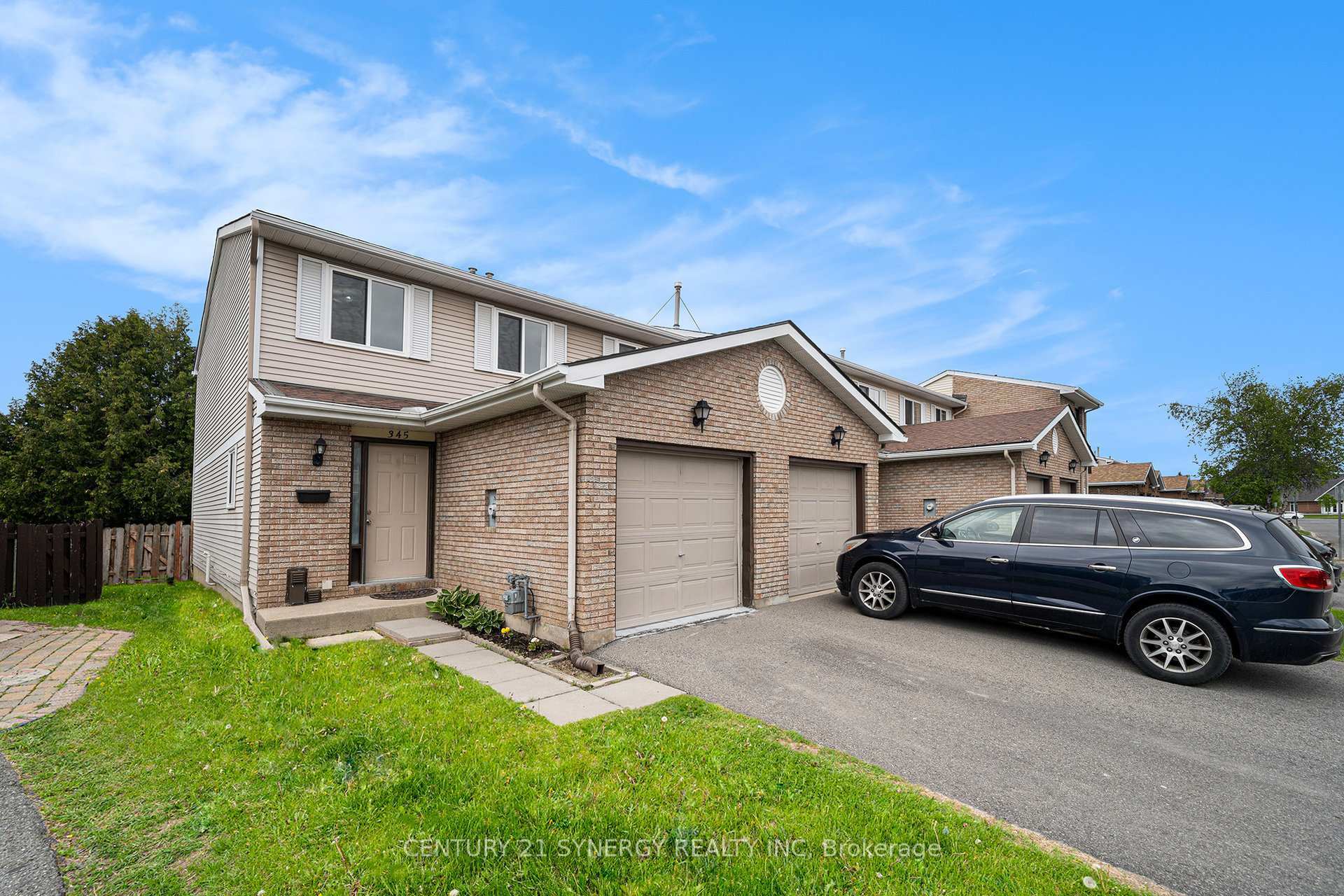 Property Photo: 345 Monica Crescent ON K1E 3N7