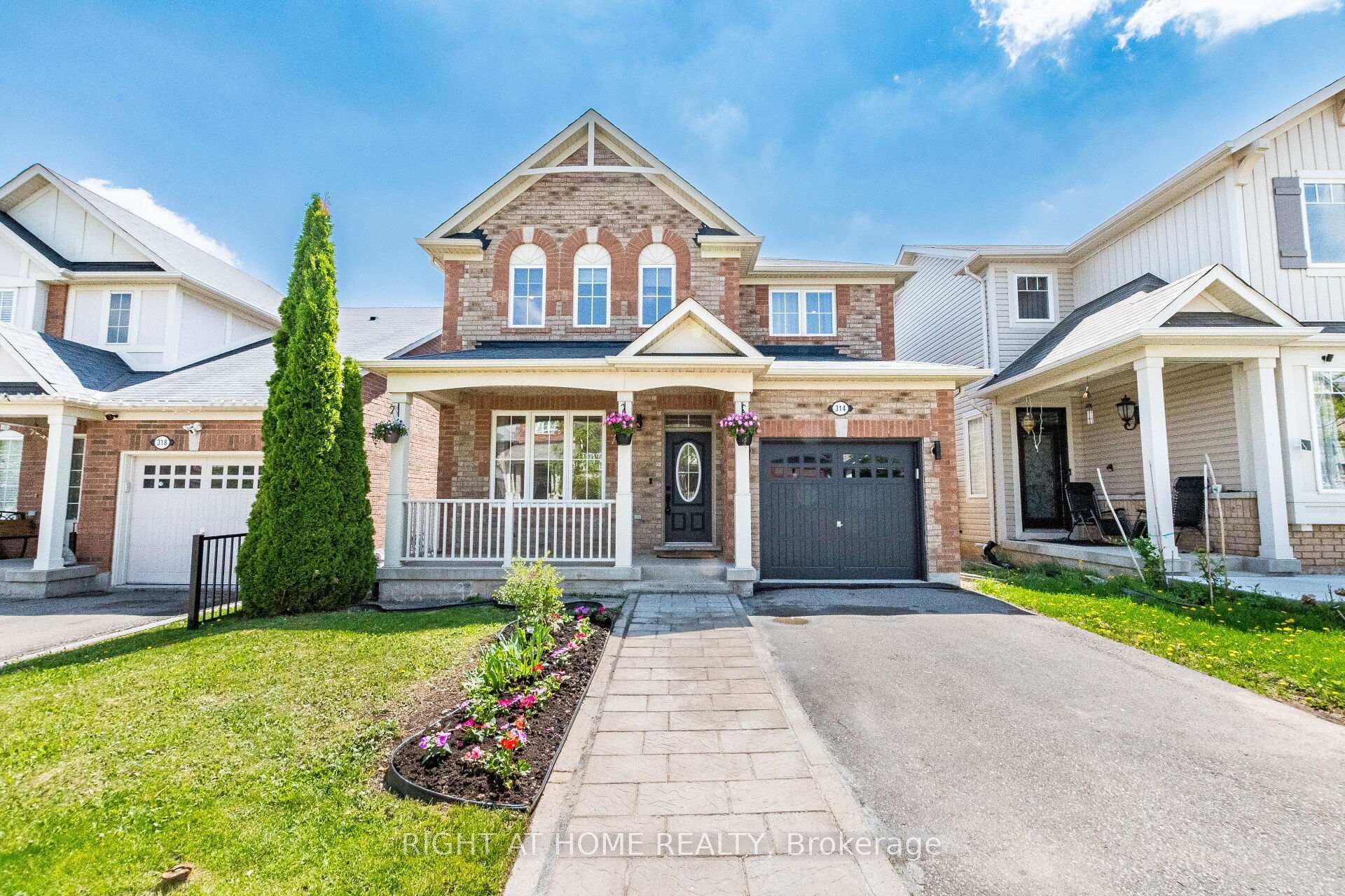 Photo de la propriété: 314 Jelinik Terrace ON L9T 7M8