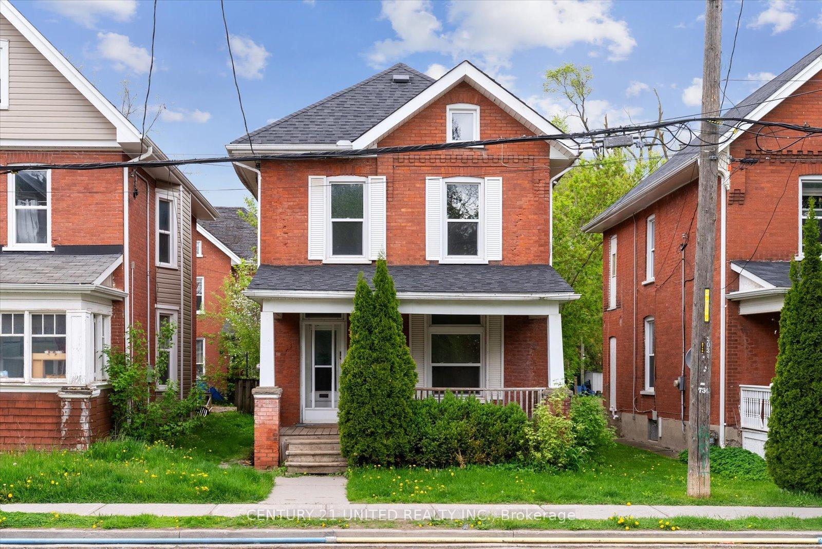 Property Photo:  252 London Street  ON K9H 2Z2 