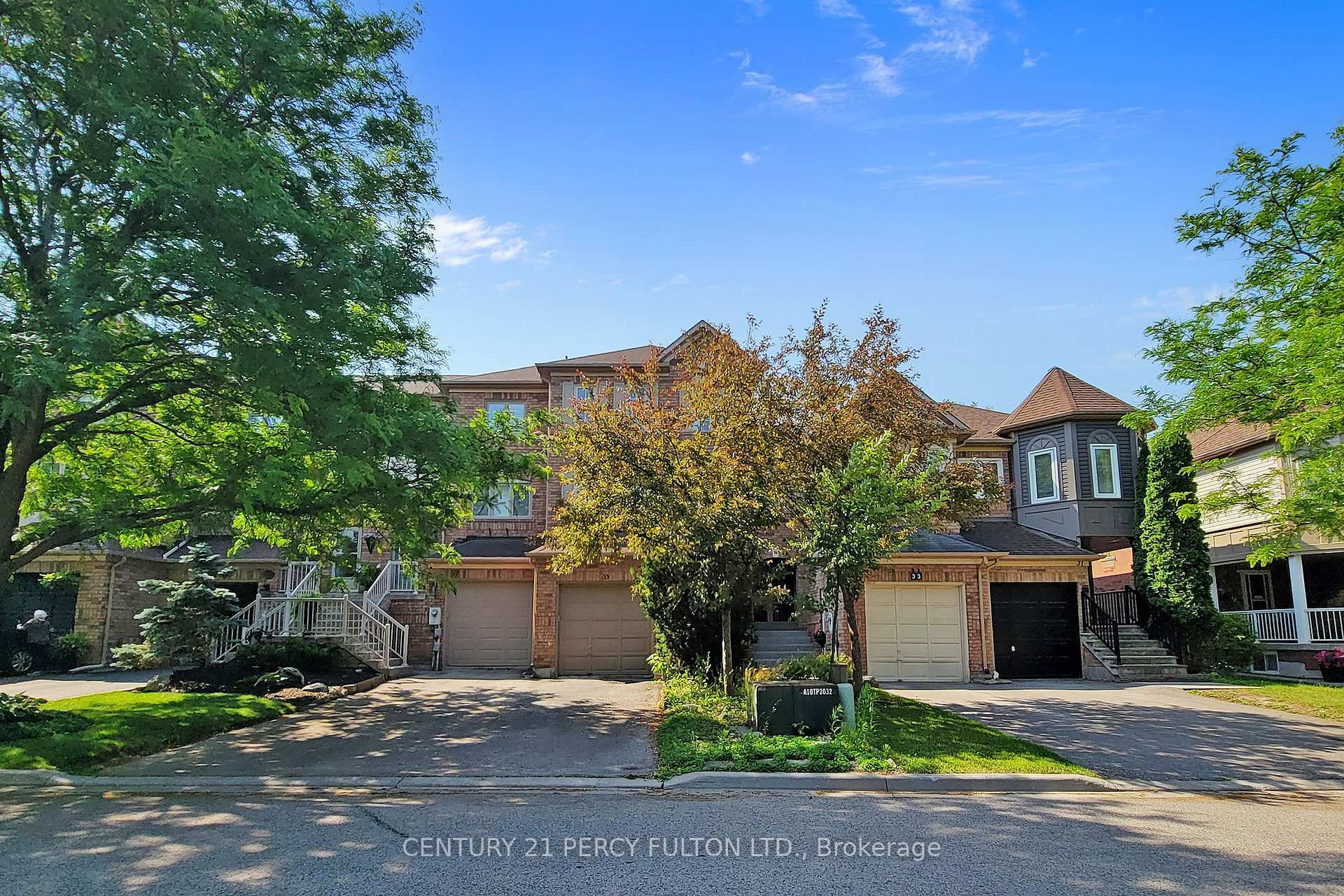 35 Bowler Street  Aurora ON L4G 7H7 photo