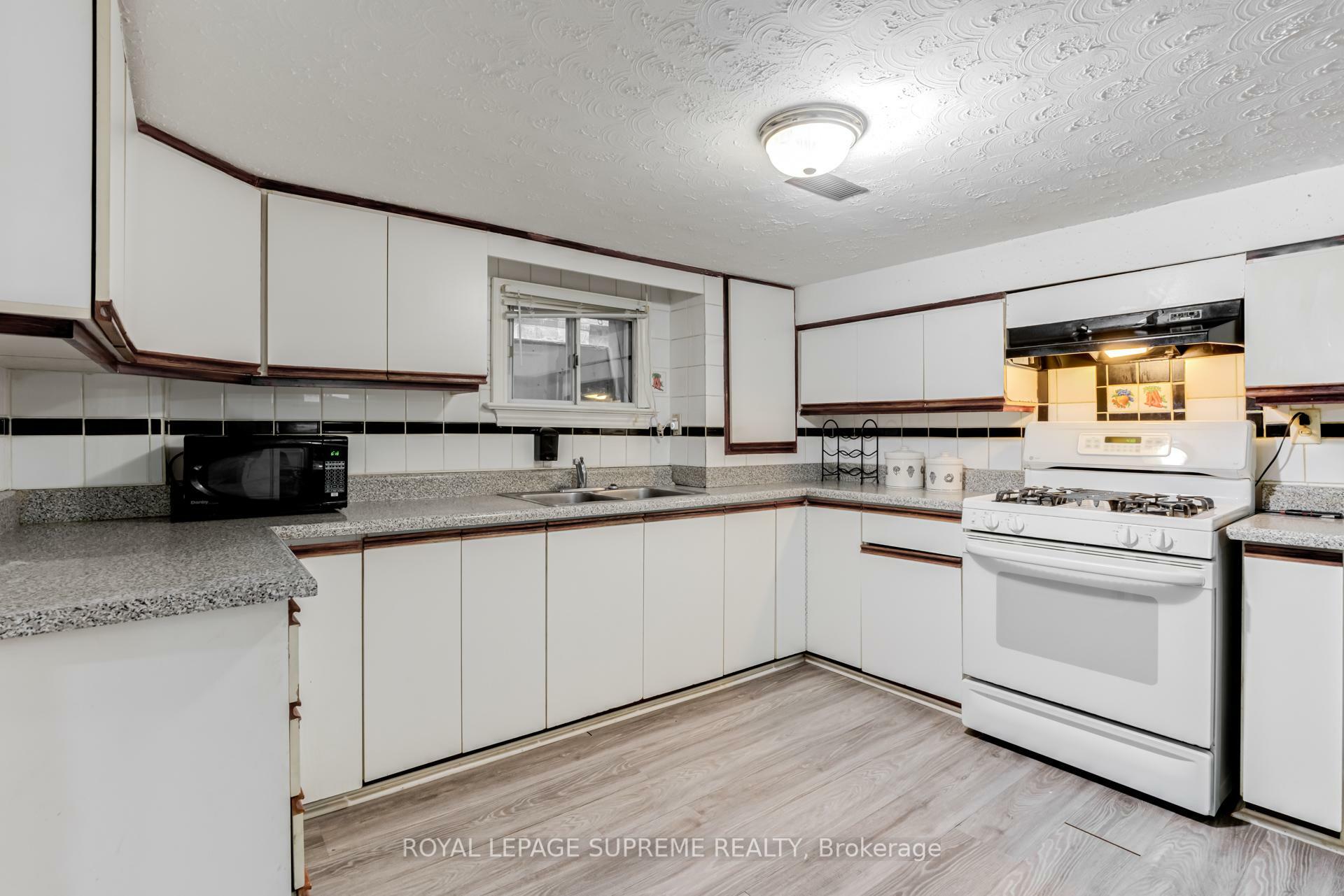 Property Photo:  242 Aileen Avenue Bsmt  ON M6M 1G4 