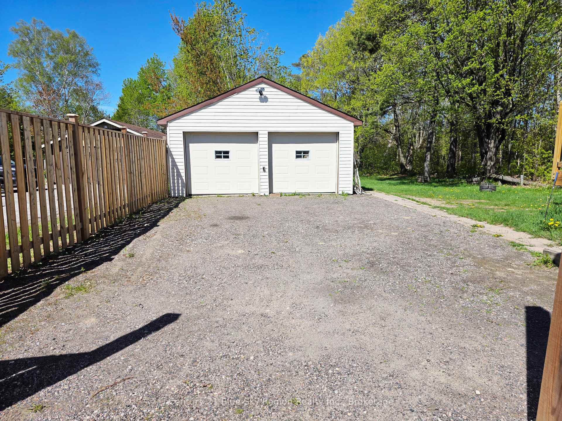 Photo de la propriété: 125 Larocque Road ON P1B 8G3
