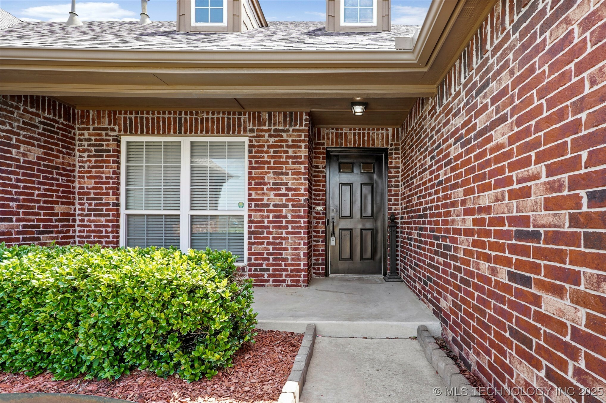 Property Photo: 4611 N 36th Place OK 74014