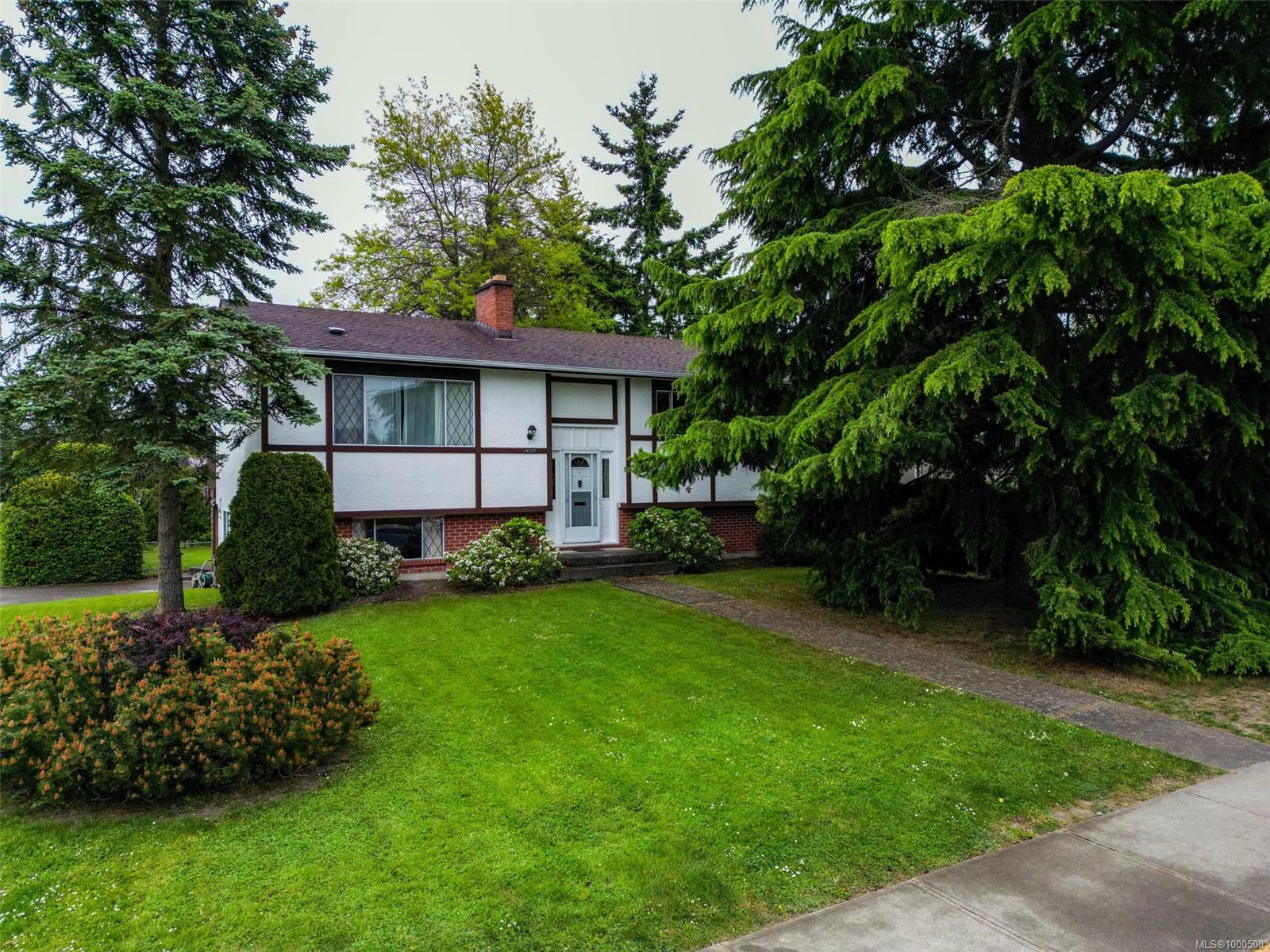 Photo de la propriété: 10327 Bowerbank Rd BC V8L 3L2