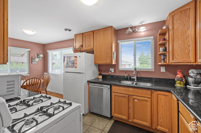 Property Photo: 475 E 6815 S UT 84047