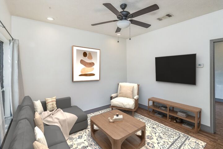 Property Photo:  421 W San Antonio Street H1  TX 78666 