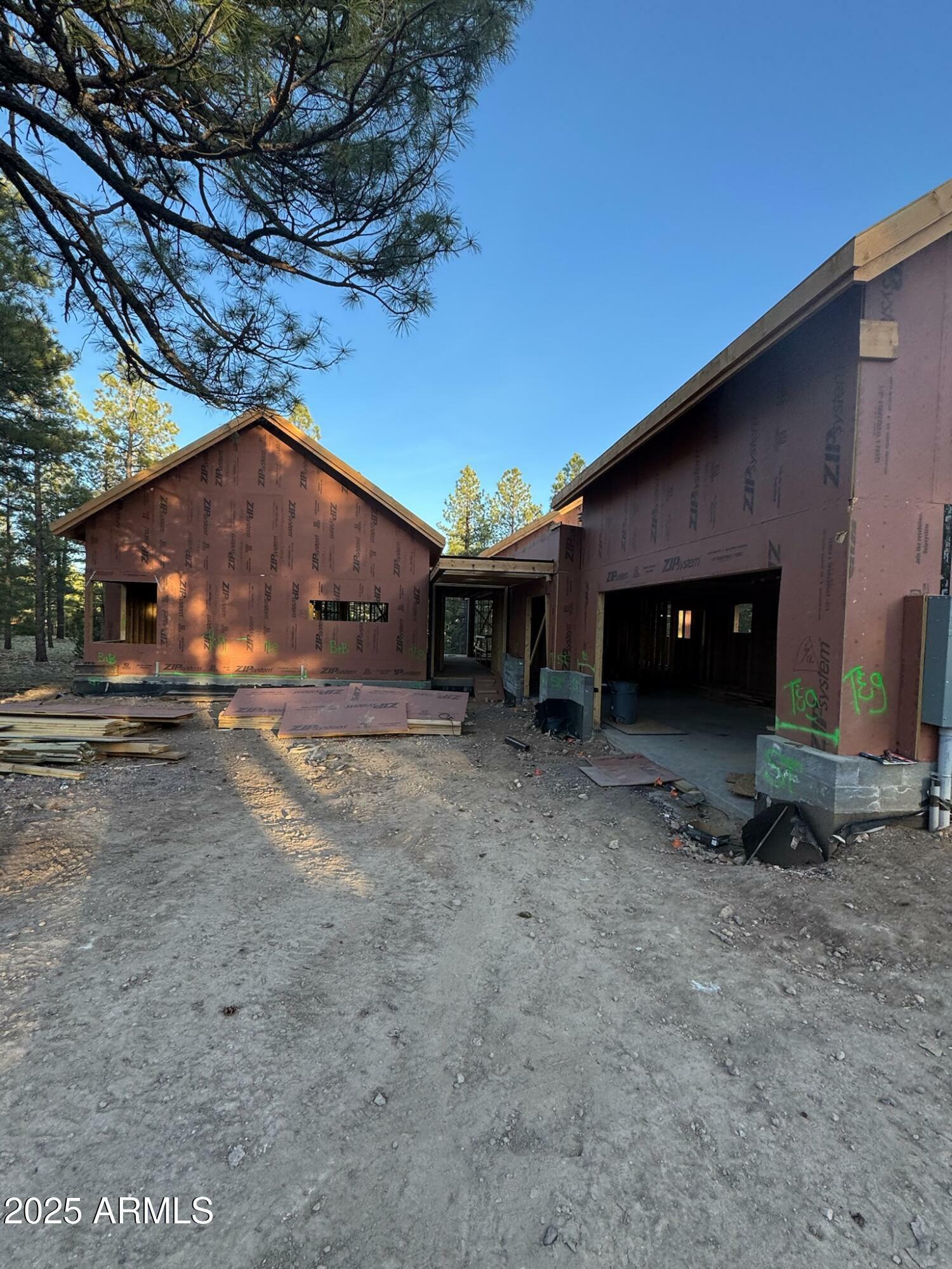 Property Photo: 3682 S Woodland Hills Drive AZ 86005