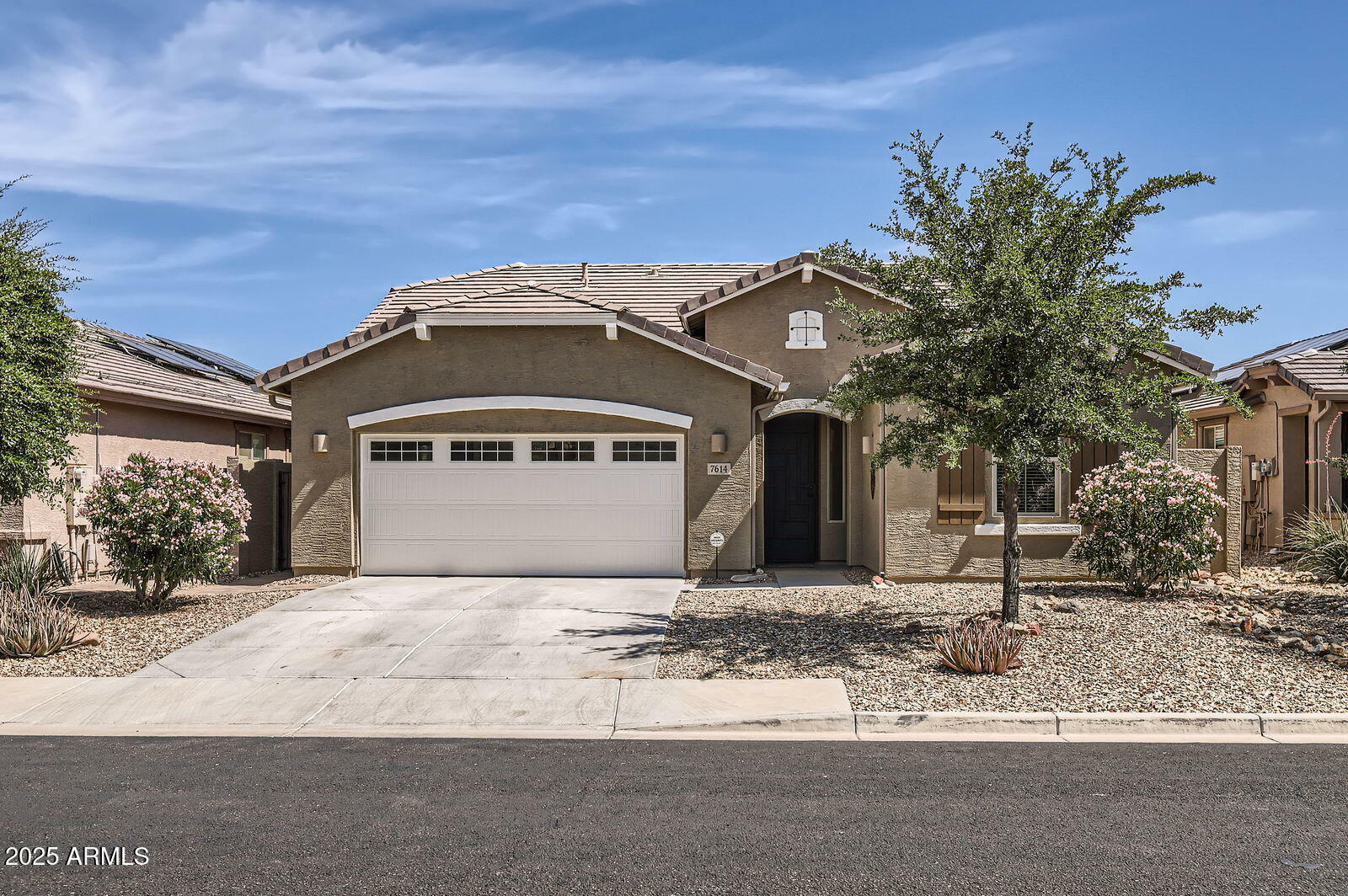 Property Photo: 7614 W Fetlock Trail AZ 85383