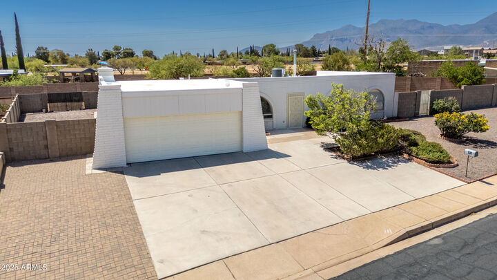 Property Photo: 452 Savanna Drive AZ 85635