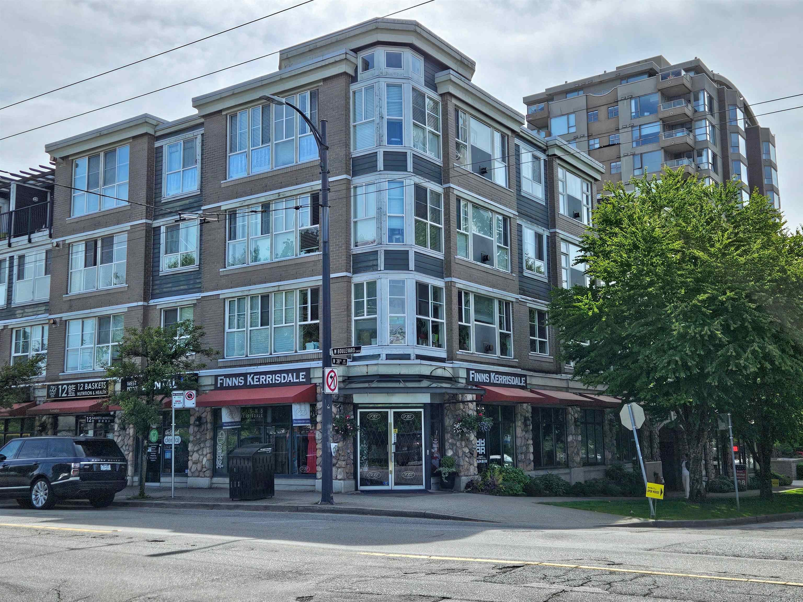 Property Photo:  2102 W 38th Avenue 205  BC V6M 1R9 