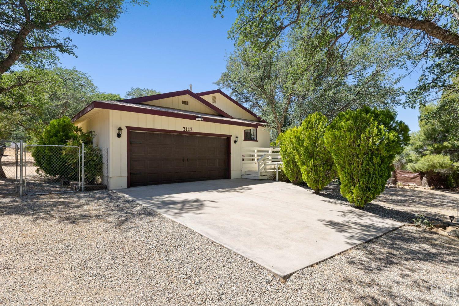 Property Photo: 3113 Raccoon Drive CA 93240