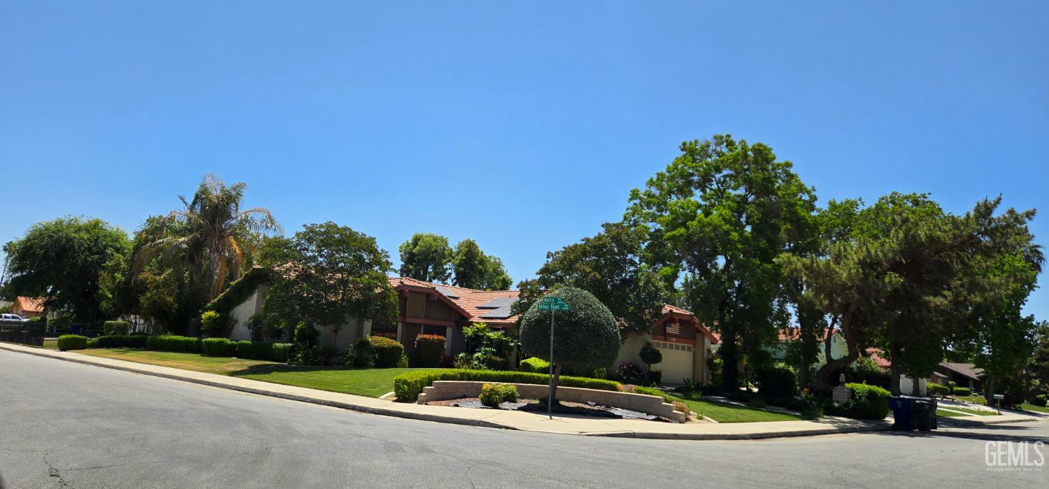 Property Photo: 2600 Moffitt Way CA 93309