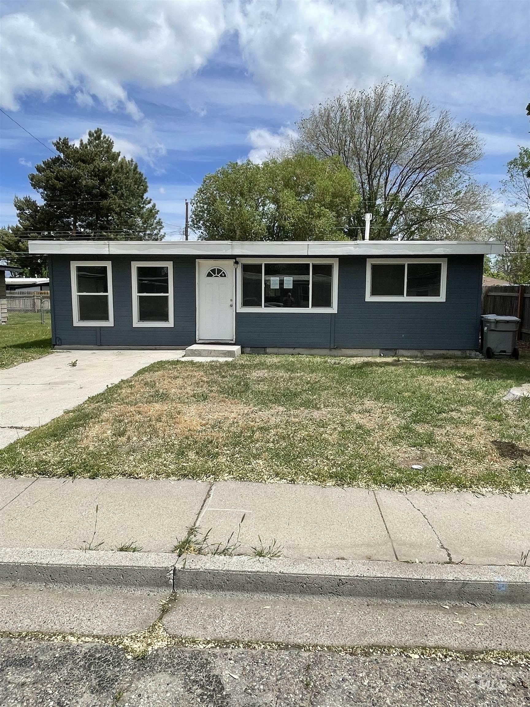 Property Photo: 825 S 12th E ID 83647
