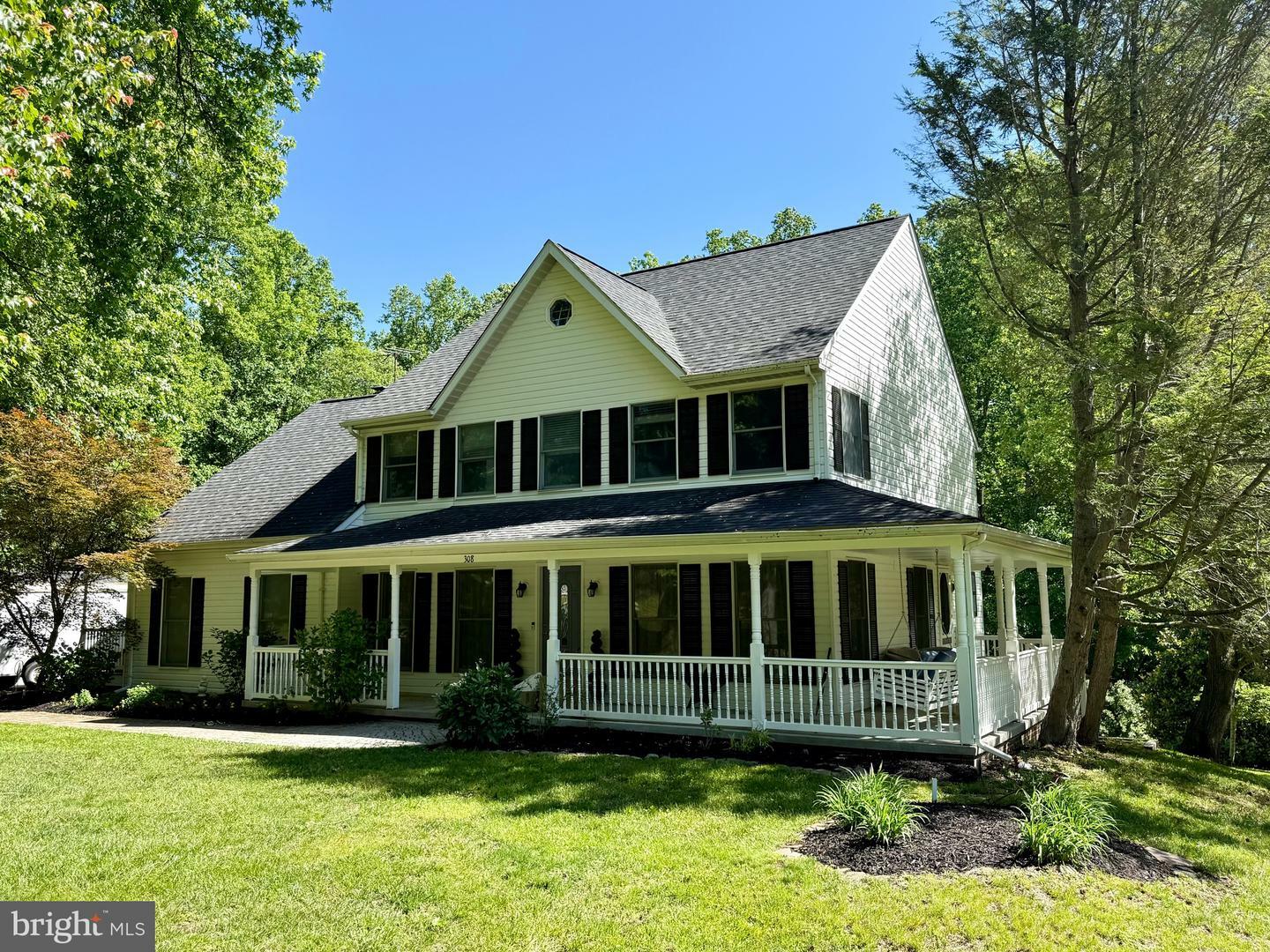 Property Photo: 308 King James Court MD 20774