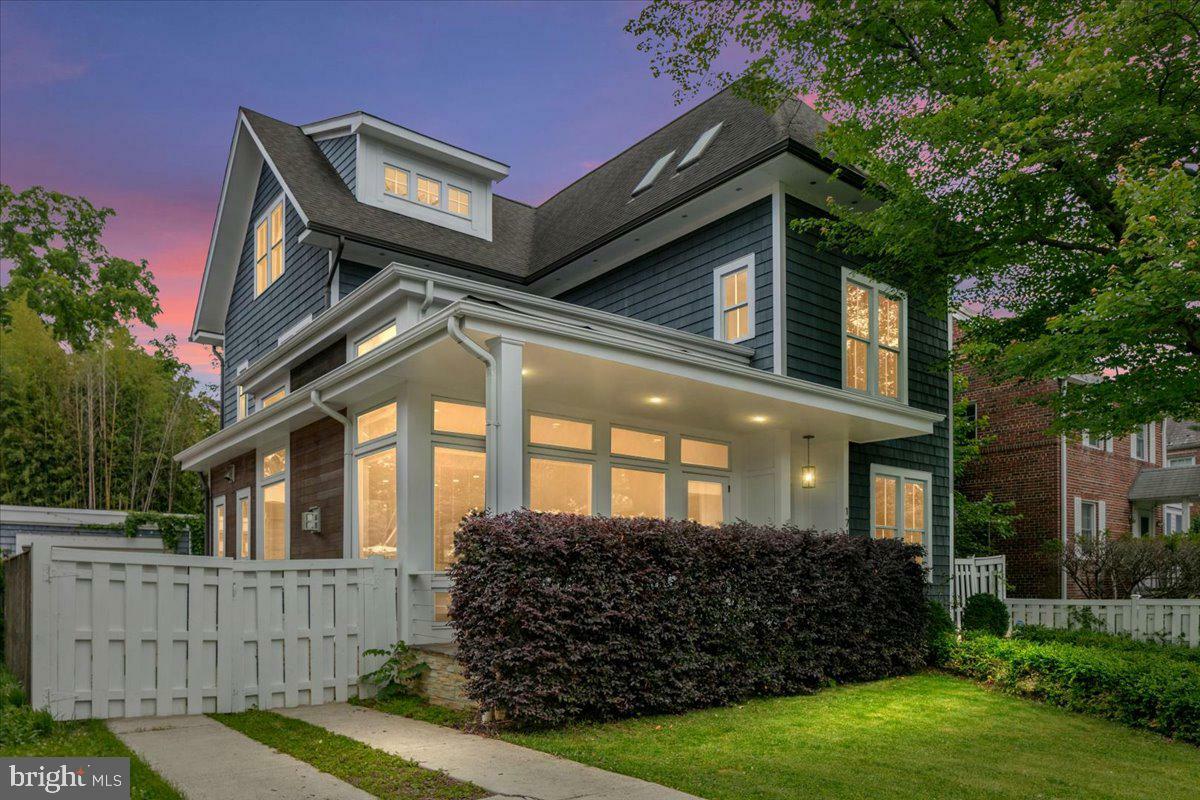Property Photo: 1713 N Wayne Street VA 22201