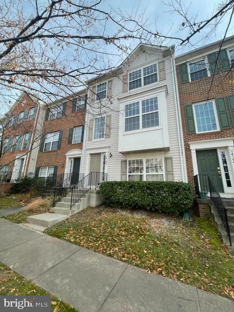 Property Photo: 14106 Gabrielle Way VA 20121