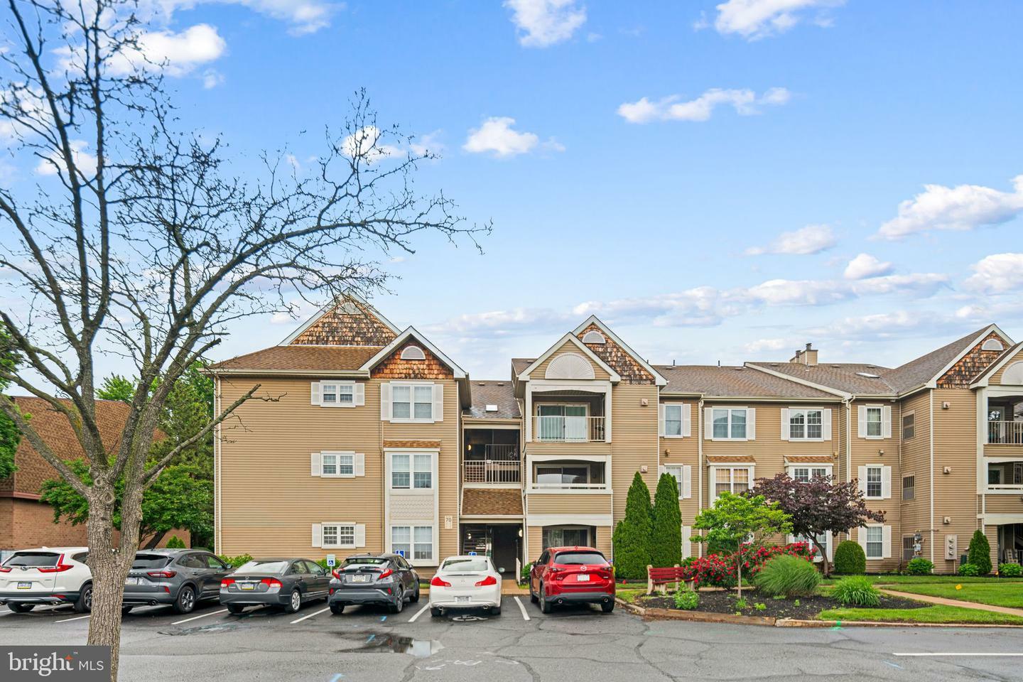 70302 Delaire Landing Road 302  Philadelphia PA 19114 photo