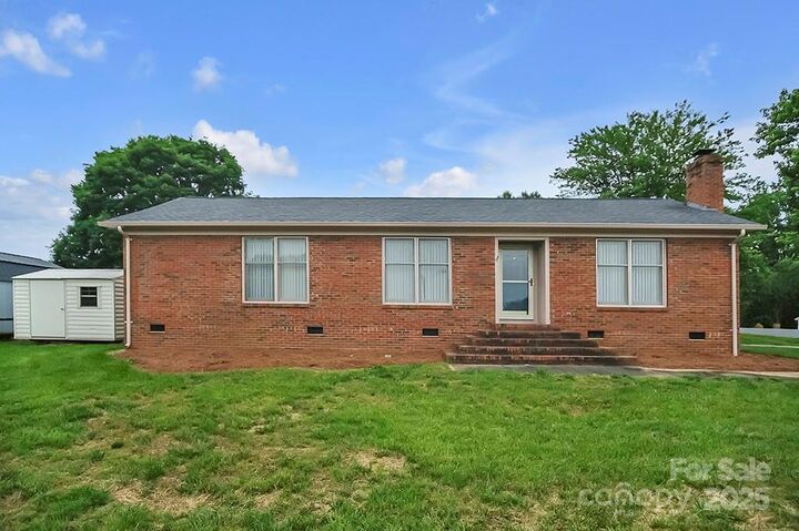 Property Photo:  1609 McFarland Drive  NC 28152 